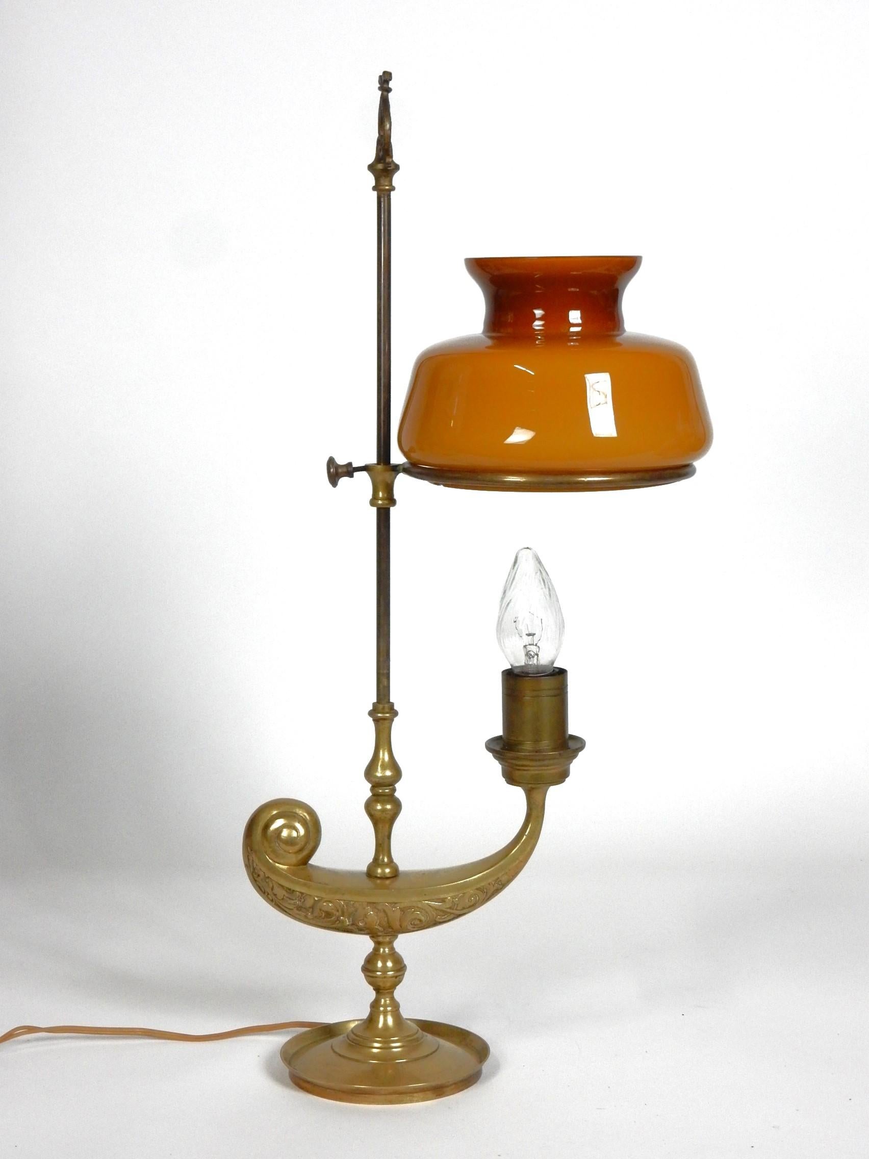 Exotische italienische Art Deco Ära Magic Genie Student Schreibtischlampe (Mitte des 20. Jahrhunderts) im Angebot