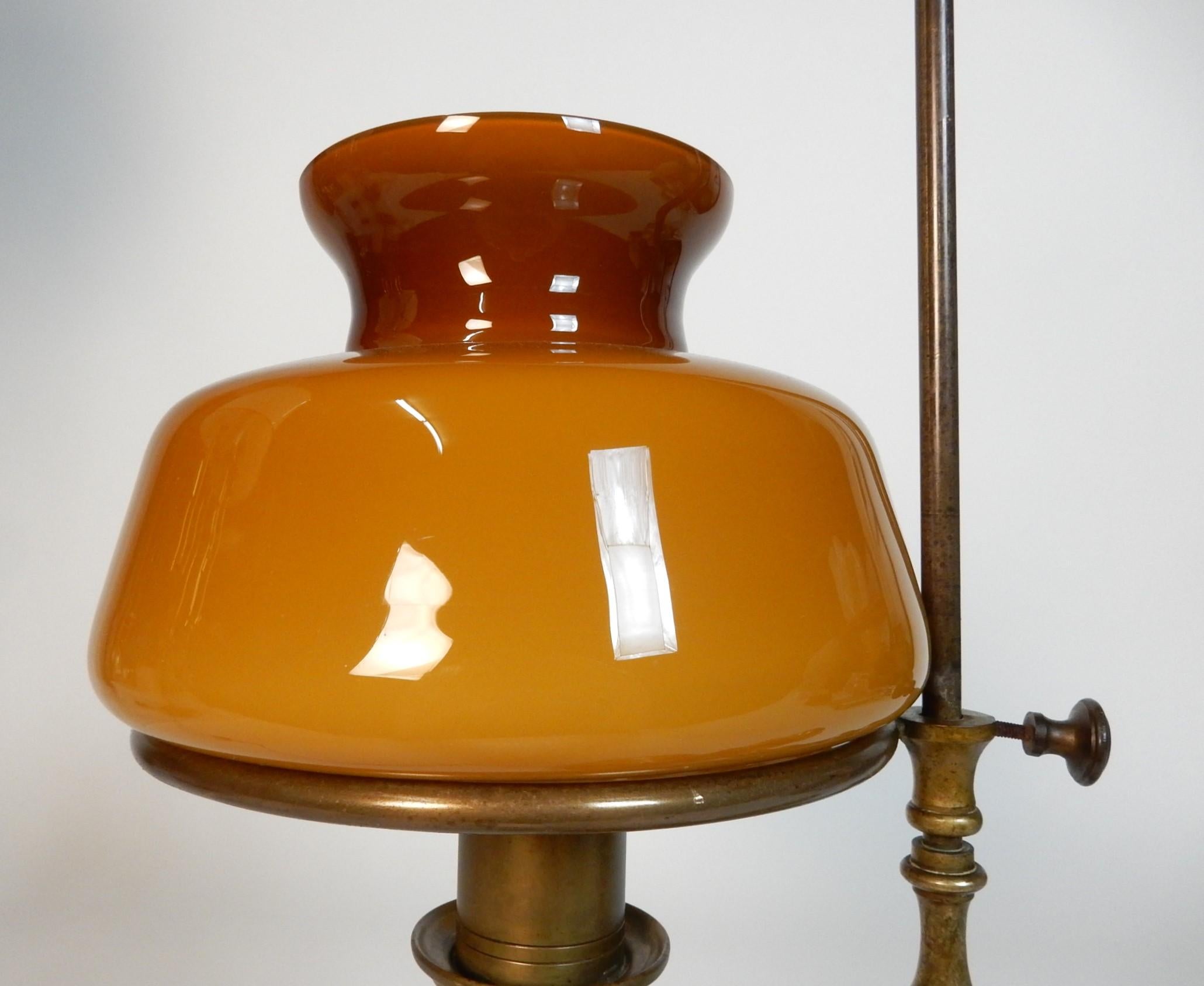 Exotische italienische Art Deco Ära Magic Genie Student Schreibtischlampe im Angebot 1