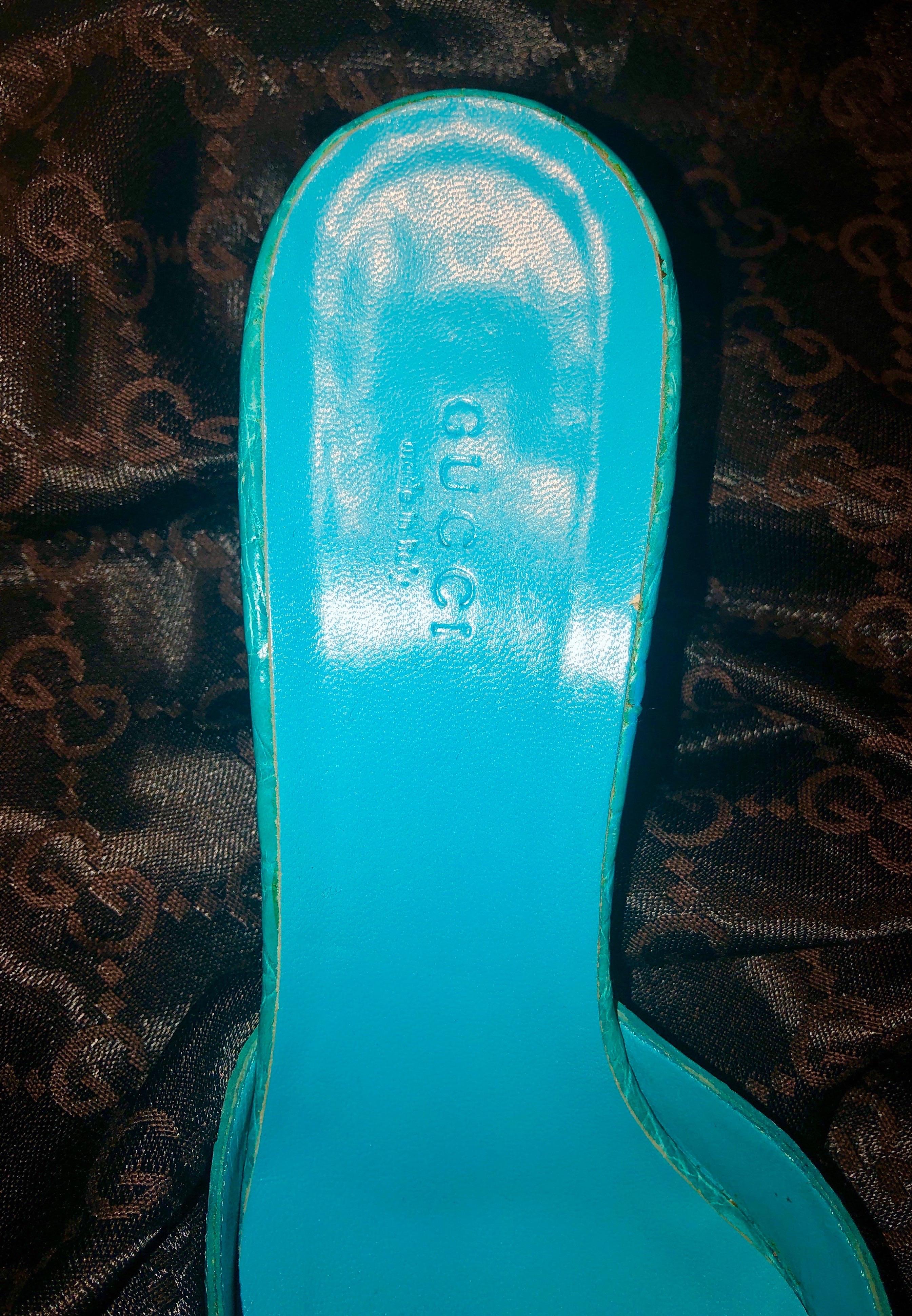 aqua heels