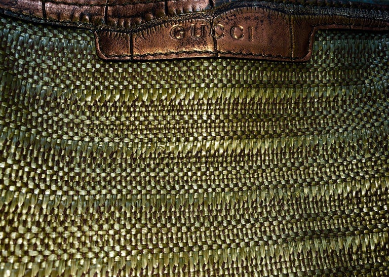 UNWORN Gucci Woven Raffia Metallic Crocodile Trimming Shopper Shoulder Bag Tote For Sale 2