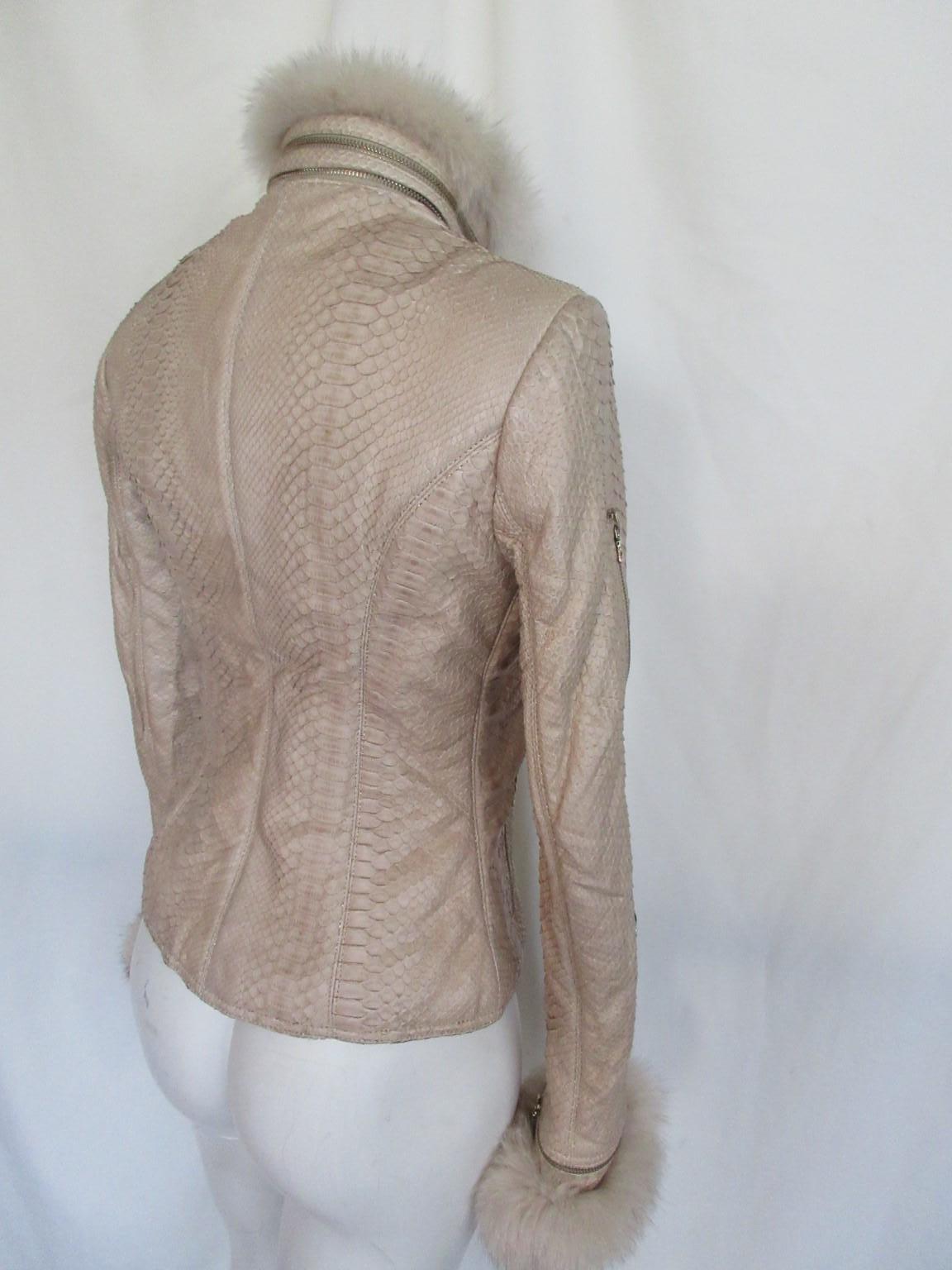 Giacca in pelle esotica con pelliccia di volpe Small 6 in vendita 5