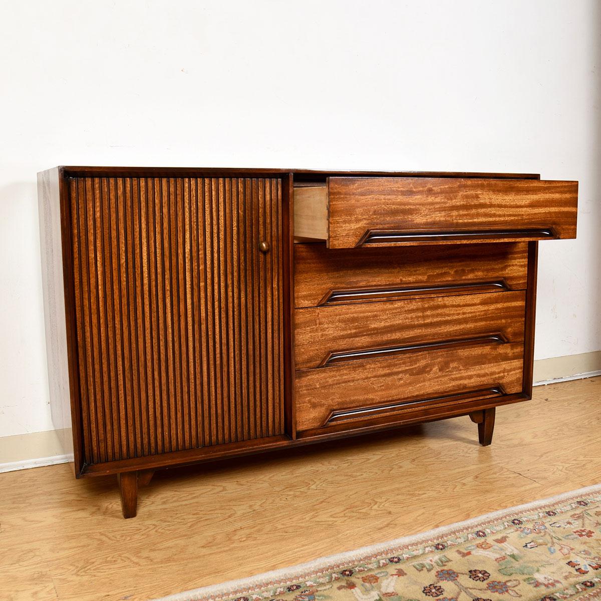 Exotic Mindoro Wood Cabinet by Milo Baughman for Drexel Perspective, 1951 In Excellent Condition For Sale In Kensington, MD