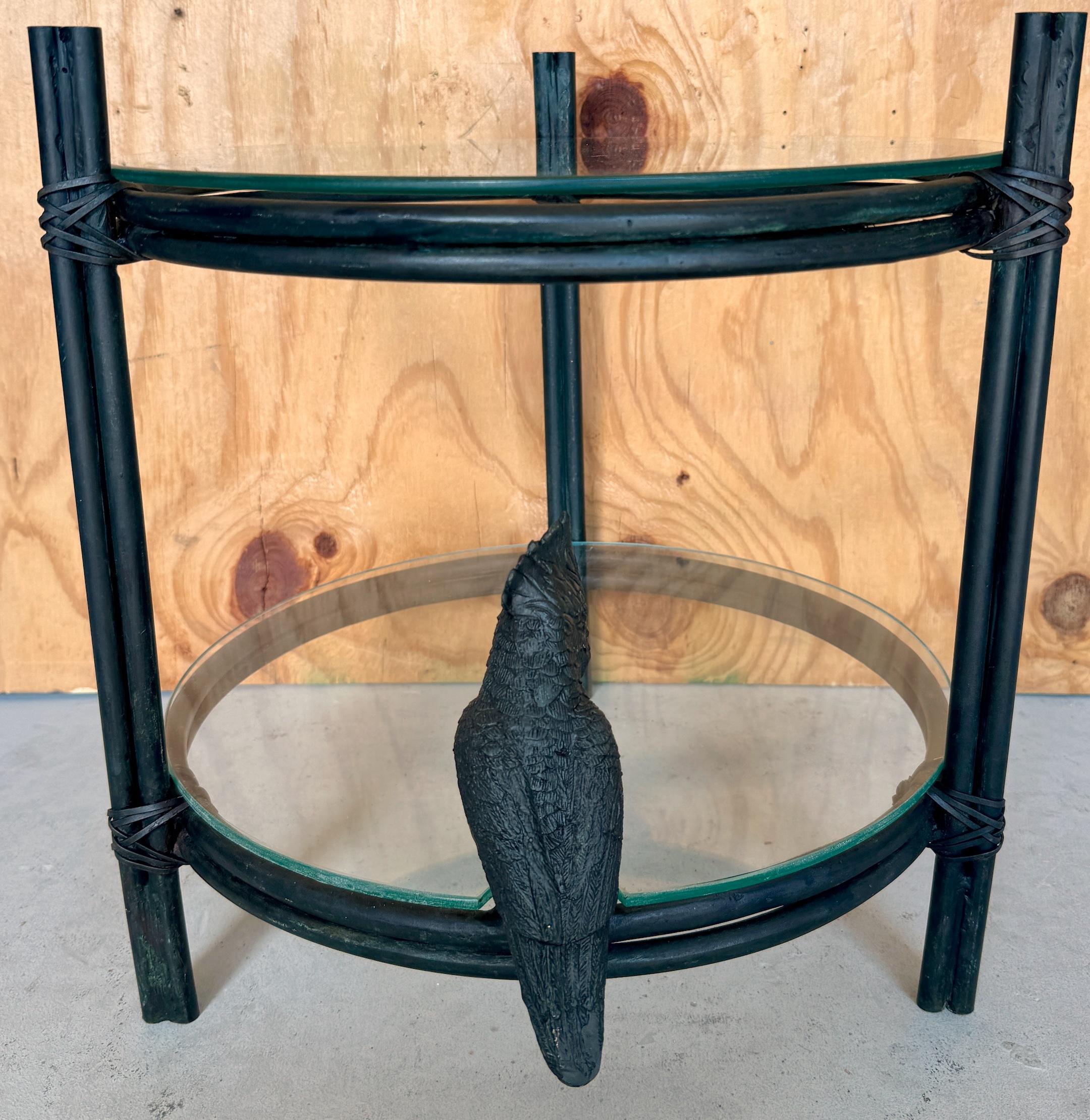 Table à boissons/table d'appoint moderne exotique à deux niveaux en bronze et verre avec perroquet perché en vente 6