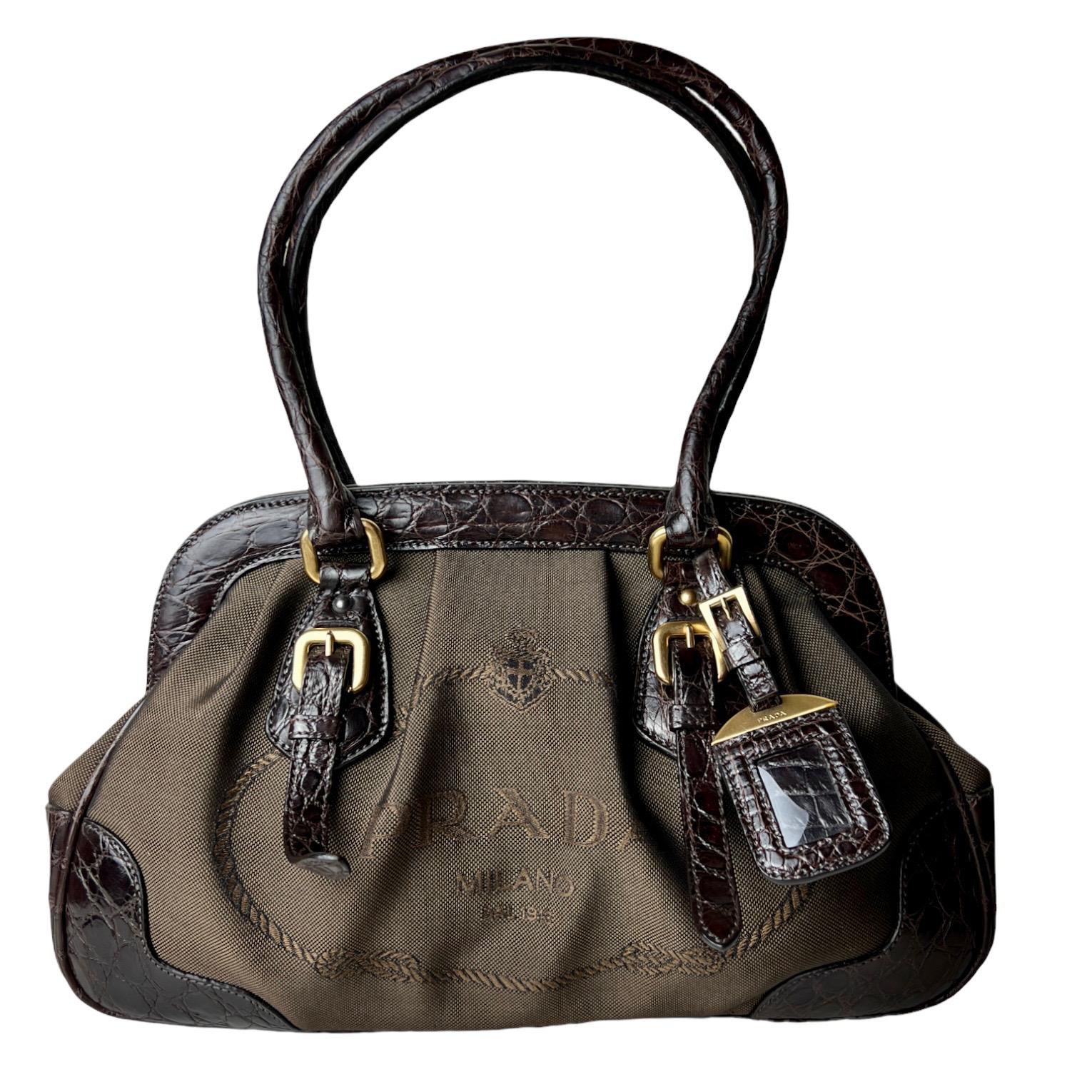 Exotische PRADA Bowlingtasche aus Jacquard und Leder mit Arztrahmen-Logodruck im Zustand „Gut“ in Switzerland, CH
