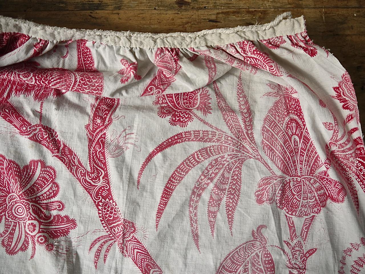 Exotic Red Bird Indienne Stylized Flowers Cotton Curtain, French, 19th Century For Sale 4