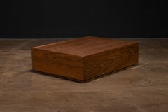 Mobile modulare moderno con cassetti in legno massello esotico di Costantini, modello Baccello – Disponibile