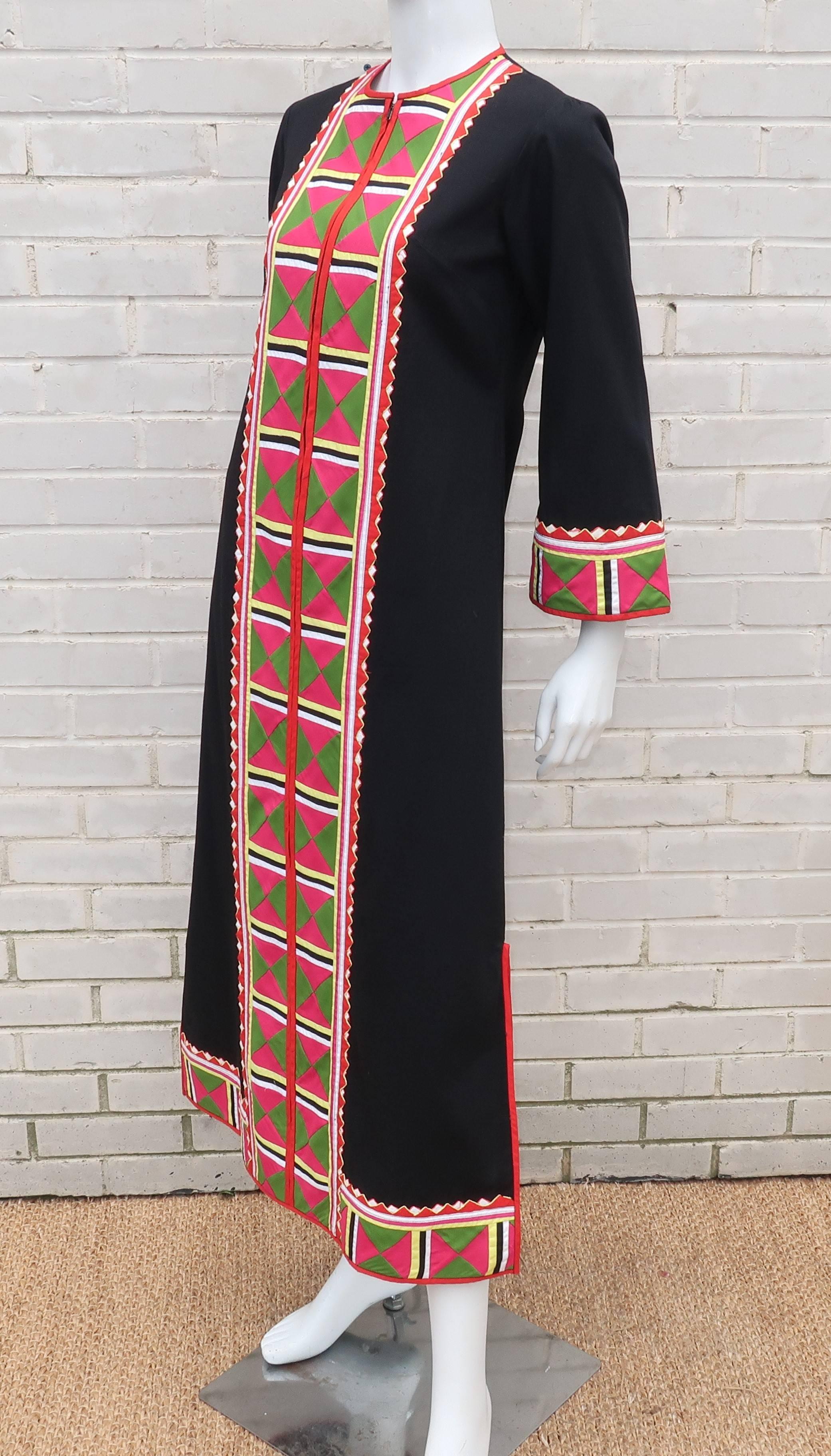 Exotic Vintage Colorful Geometric Patchwork Caftan Lounging Robe In Excellent Condition In Atlanta, GA