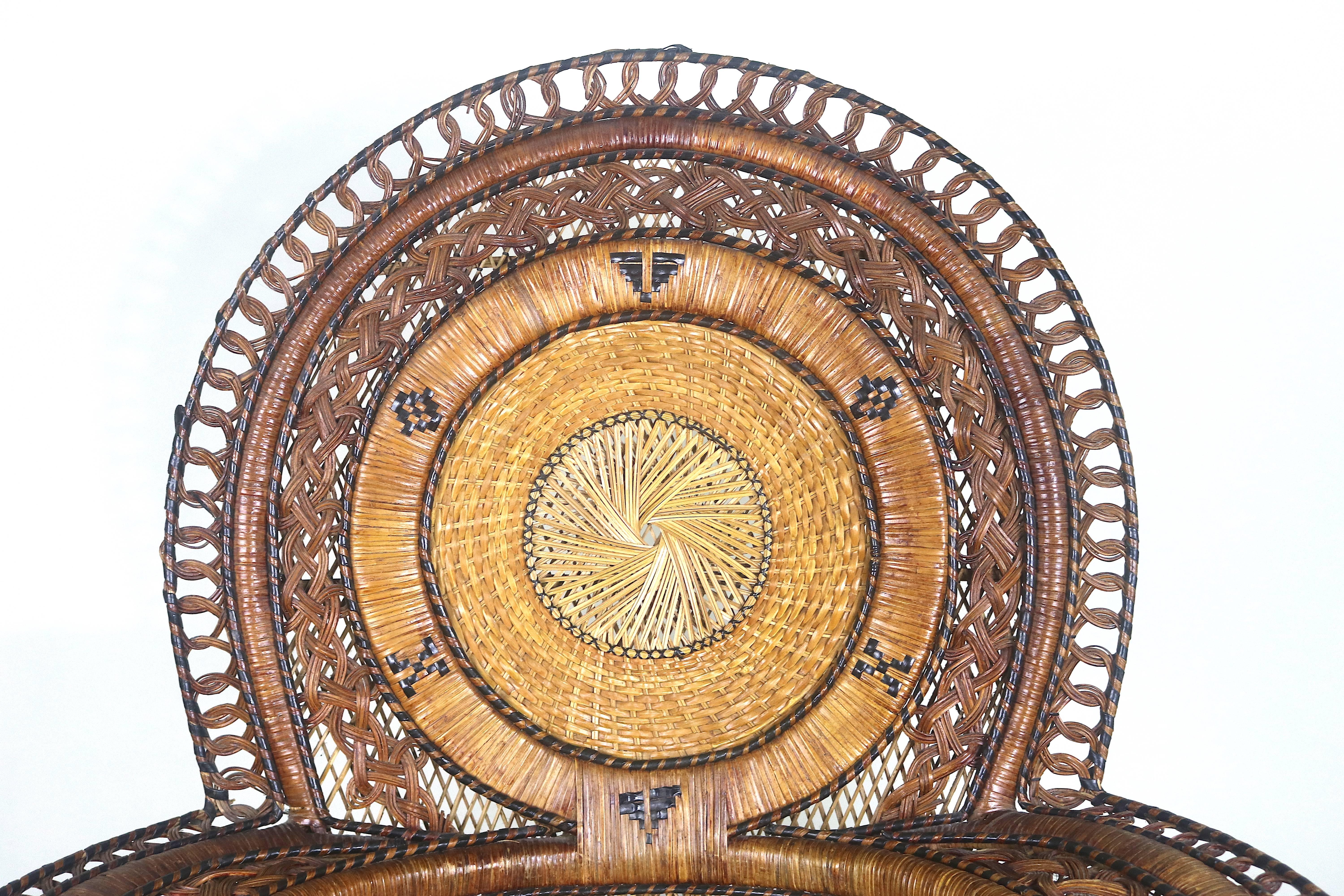 Rare Wicker Throne Peacock Chairs Medallion Back, Hollywood Glam In Good Condition For Sale In West Palm Beach, FL