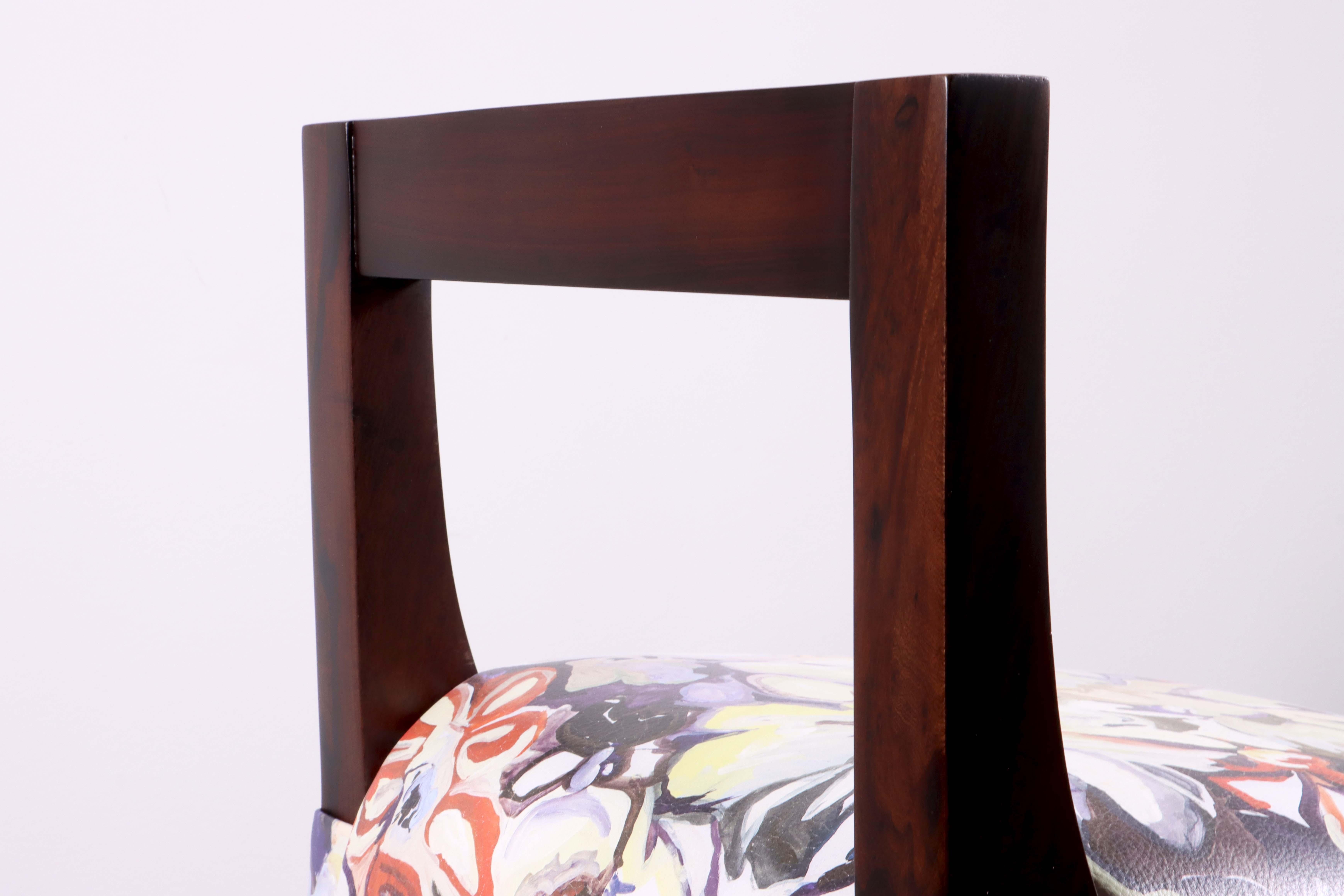 Tabouret contemporain en Wood exotique et cuir floral de Costantini, Ecco en vente 2