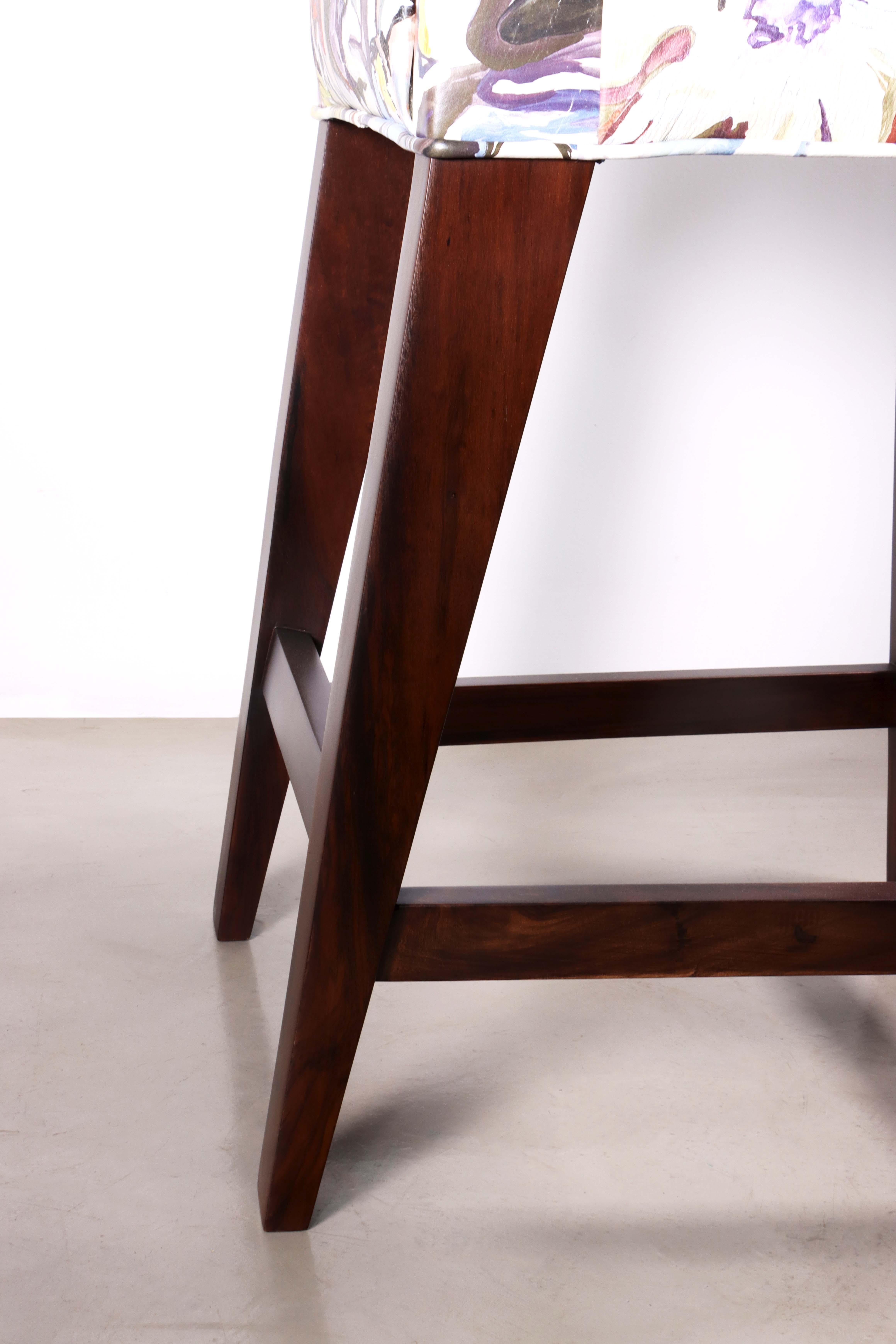Tabouret contemporain en Wood exotique et cuir floral de Costantini, Ecco en vente 3