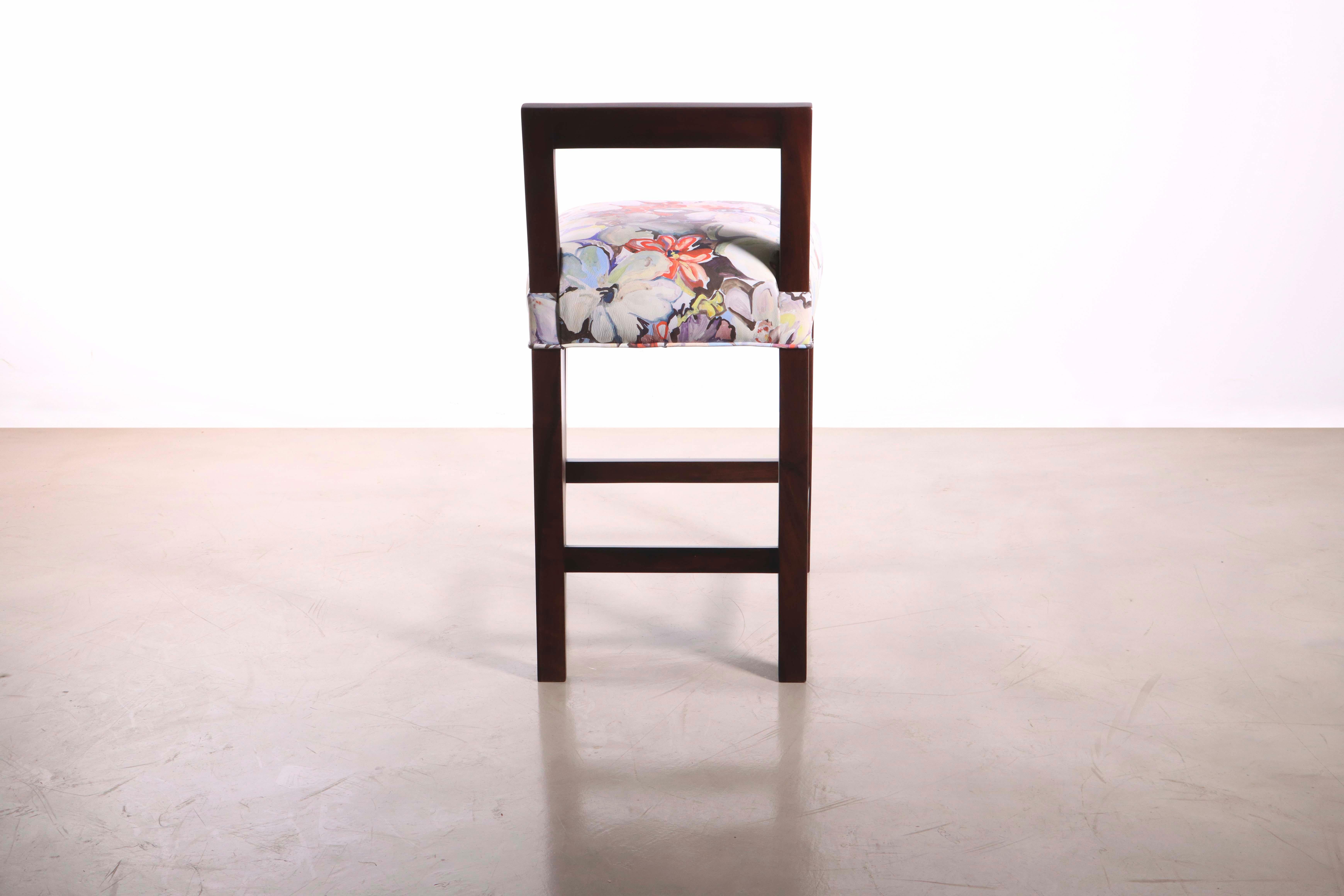 Tabouret contemporain en Wood exotique et cuir floral de Costantini, Ecco Neuf - En vente à New York, NY