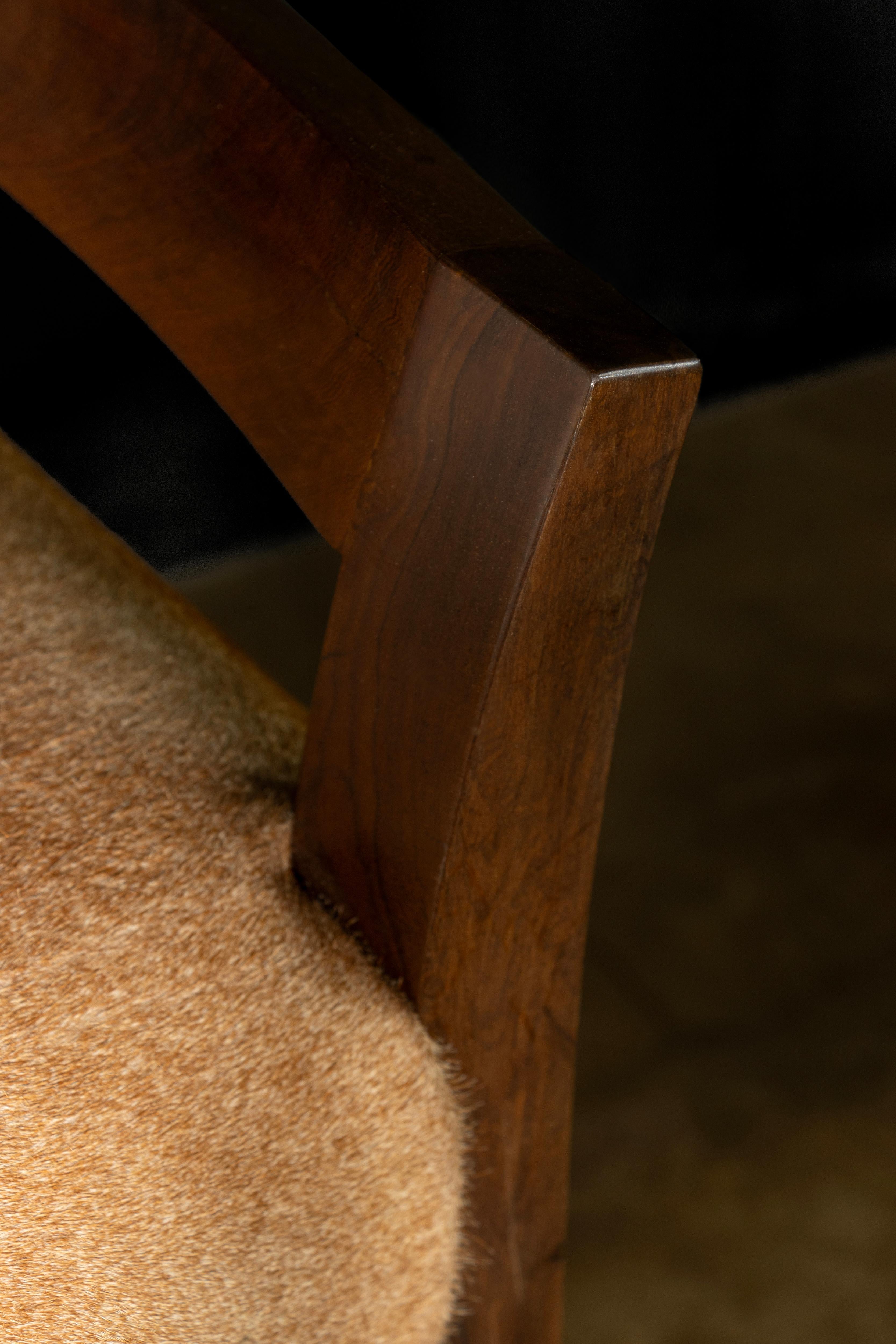 Exotisches Wood Contemporary Hocker in Haar Leder von Costantini, Umberto 'Auf Lager' im Angebot 1