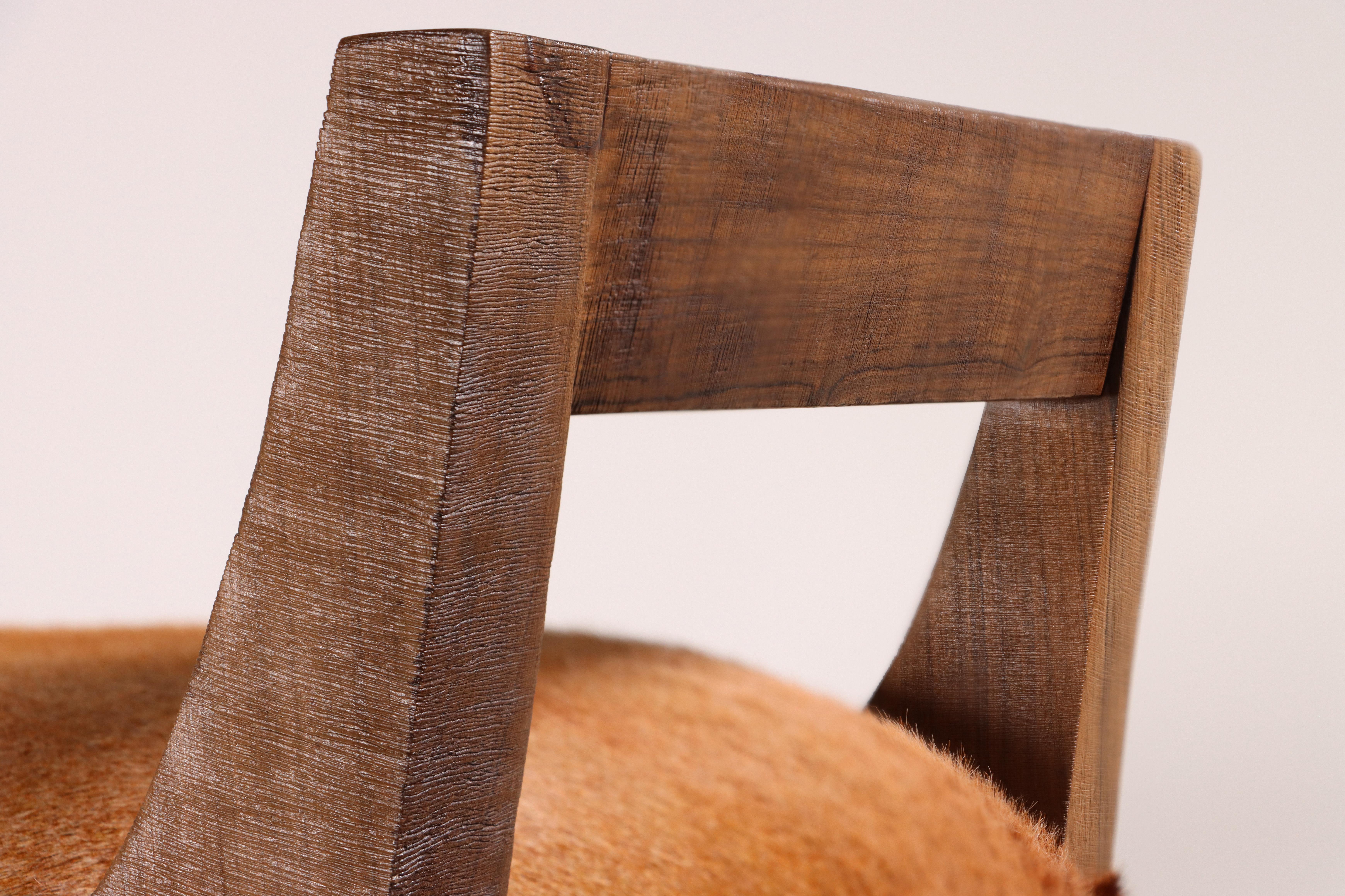 Tabouret contemporain en bois exotique en cuir de peau de poil de Costantini, Ecco en vente 1