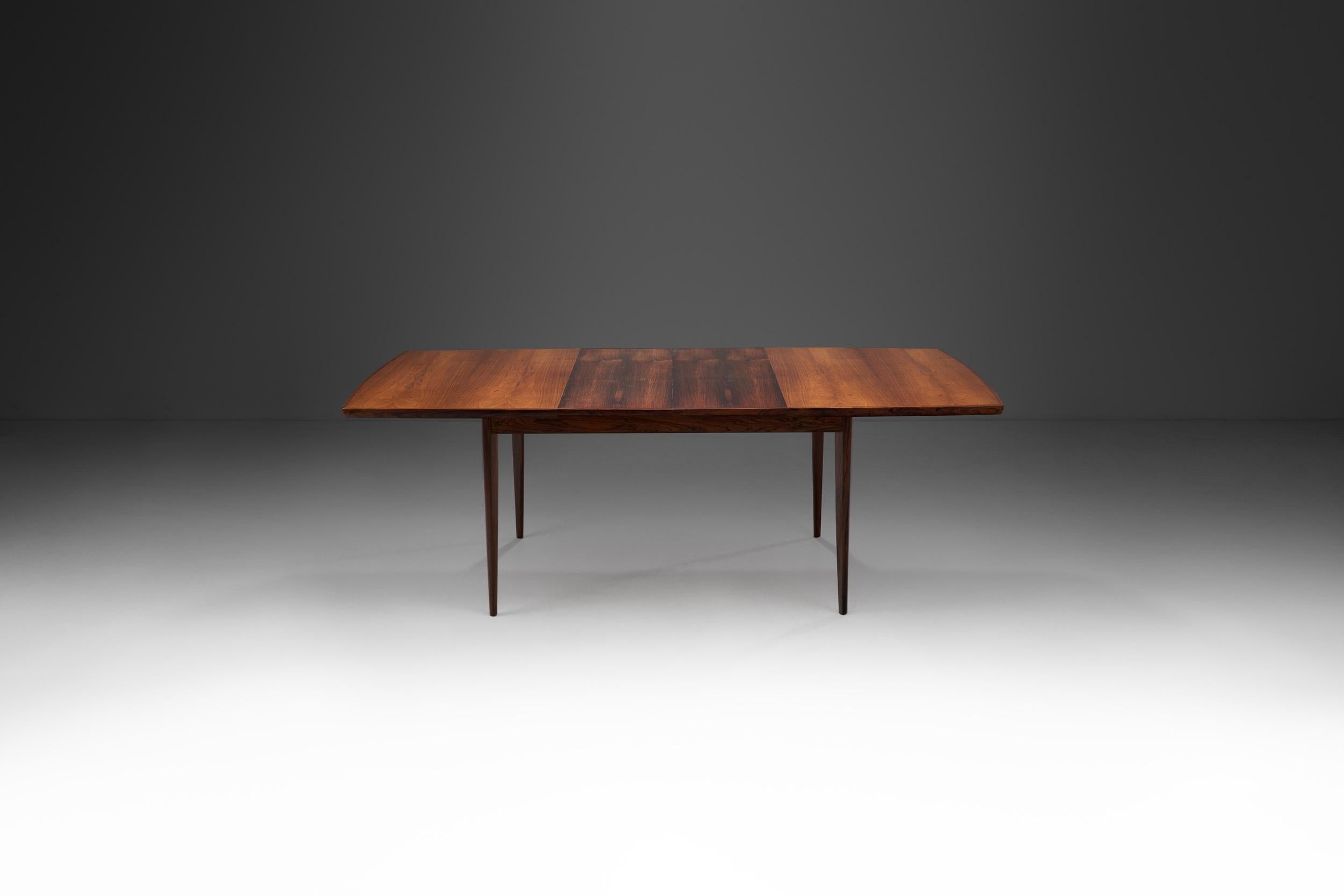 Exotic Wood Extendable Dining Table by Bernhard Pedersen & Søn, Denmark 1960s In Good Condition For Sale In Utrecht, NL
