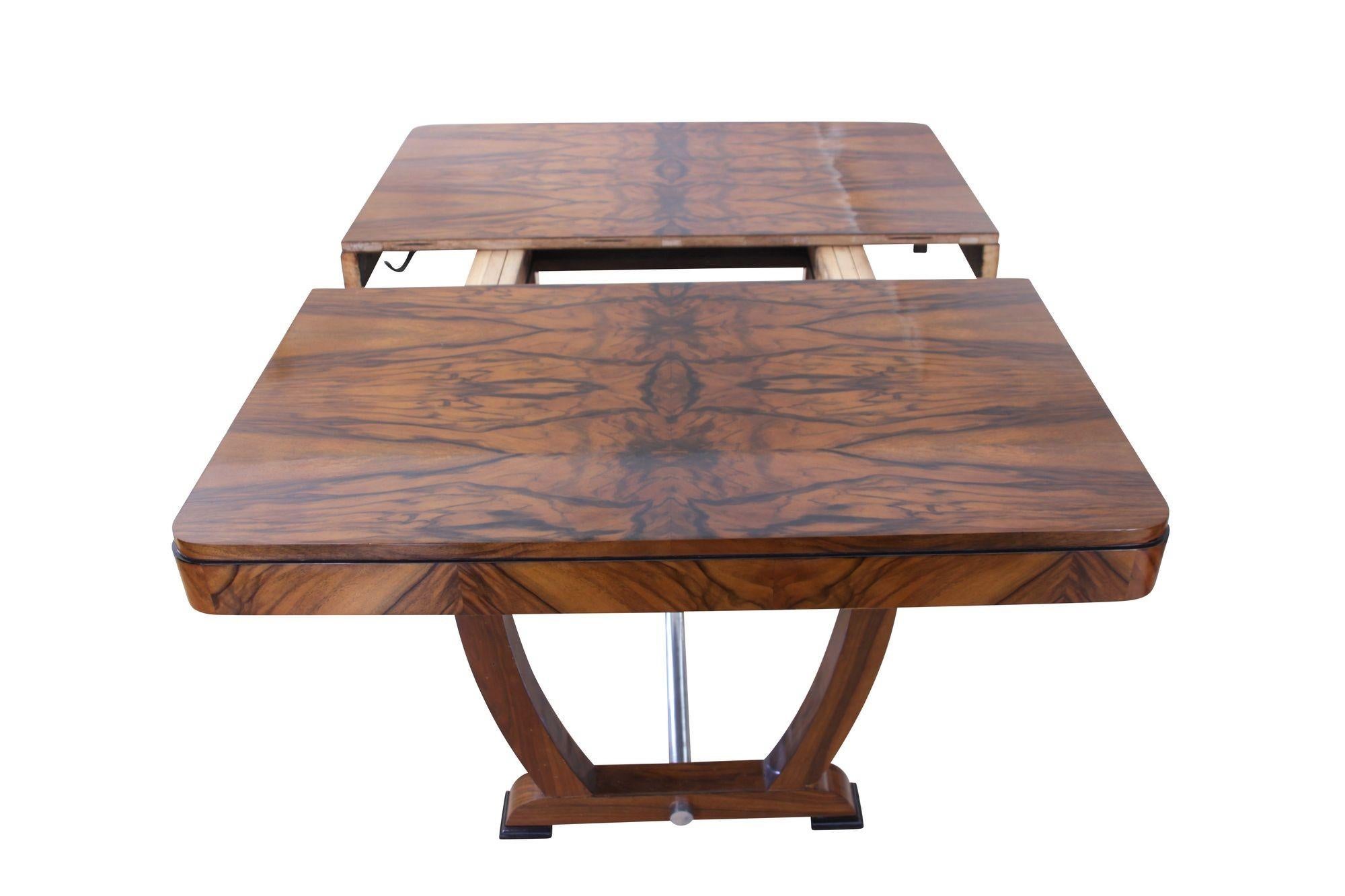French Expandable Art Deco Dining Table, Walnut Veneer, Chrome, France, circa 1930 For Sale