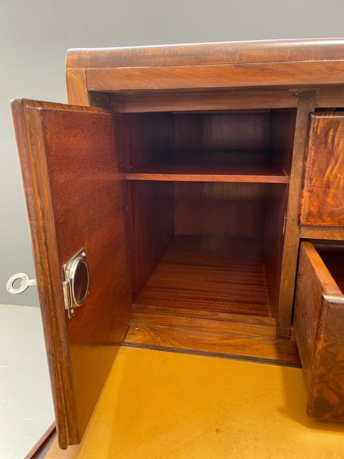Erweiterbarer Art-Déco-Schreibtisch, 1930er Jahre im Angebot 8