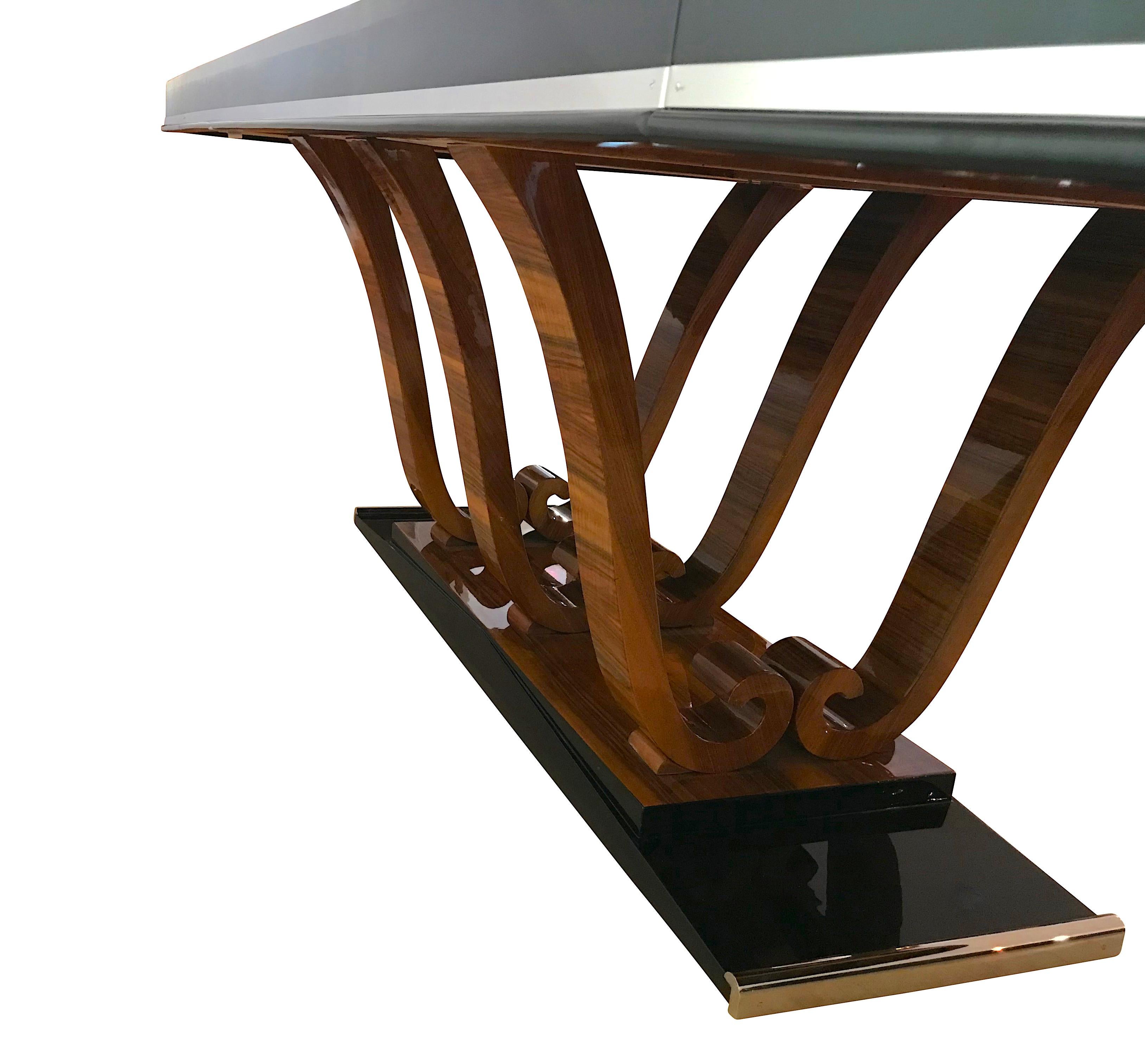 Art Deco Dining Table, Expandable, Walnut Veneer, Black Lacquer, France, 1930s In Good Condition In Regensburg, DE