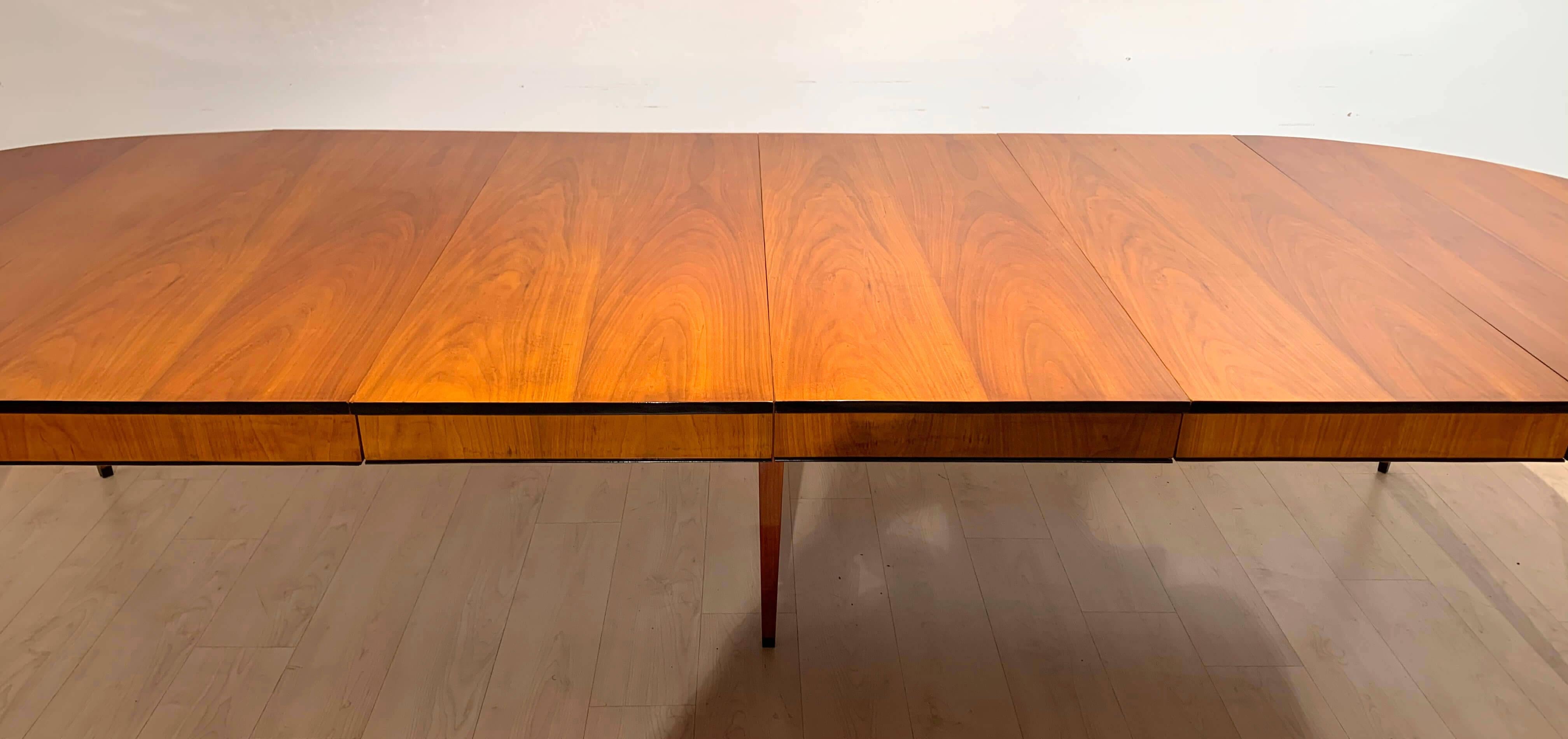 Expandable Biedermeier Dining Table, Cherrywood, Southwest Germany, circa 1820 7