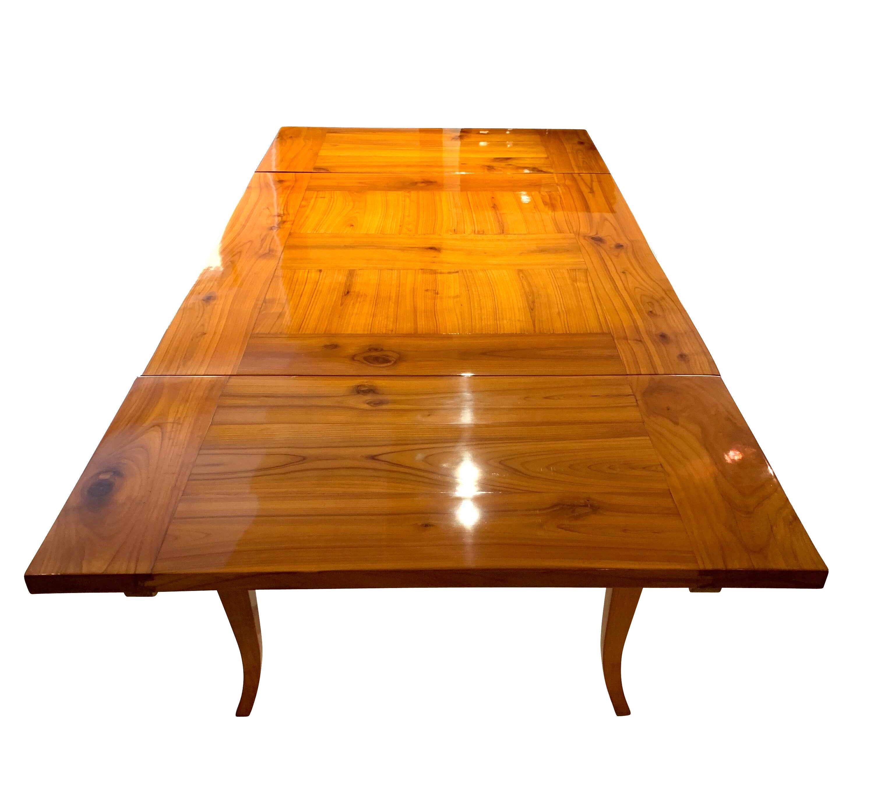 Early 19th Century Expandable Biedermeier Table, Cherry Massive, South Germany, circa 1820