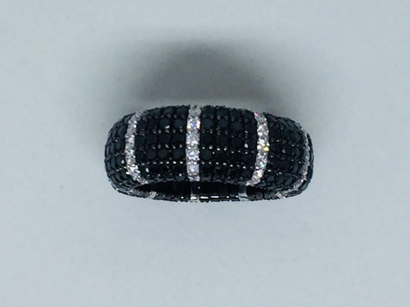 Round Cut Expandable Black Diamond Band Ring