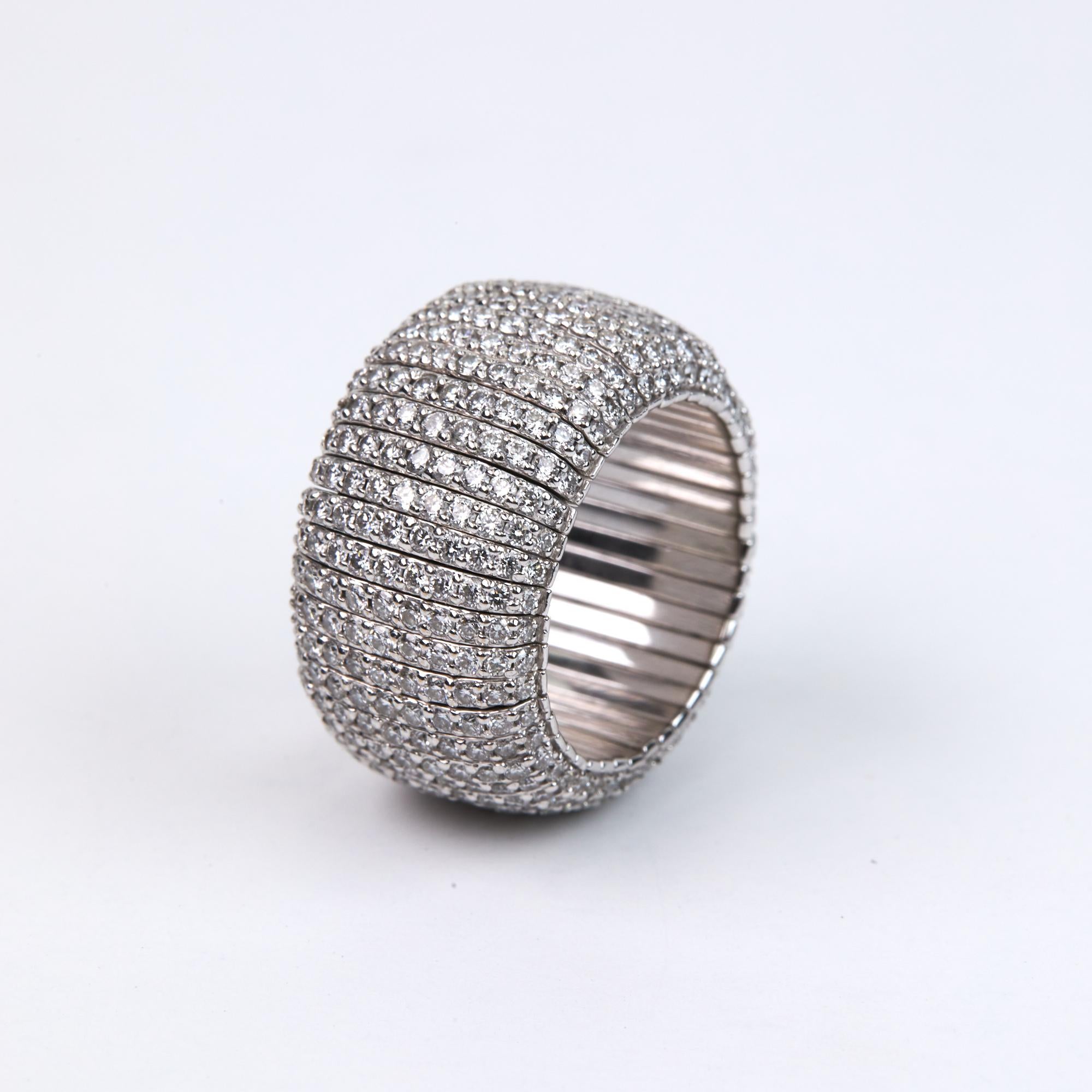 Round Cut Expandable Diamond Band Ring For Sale