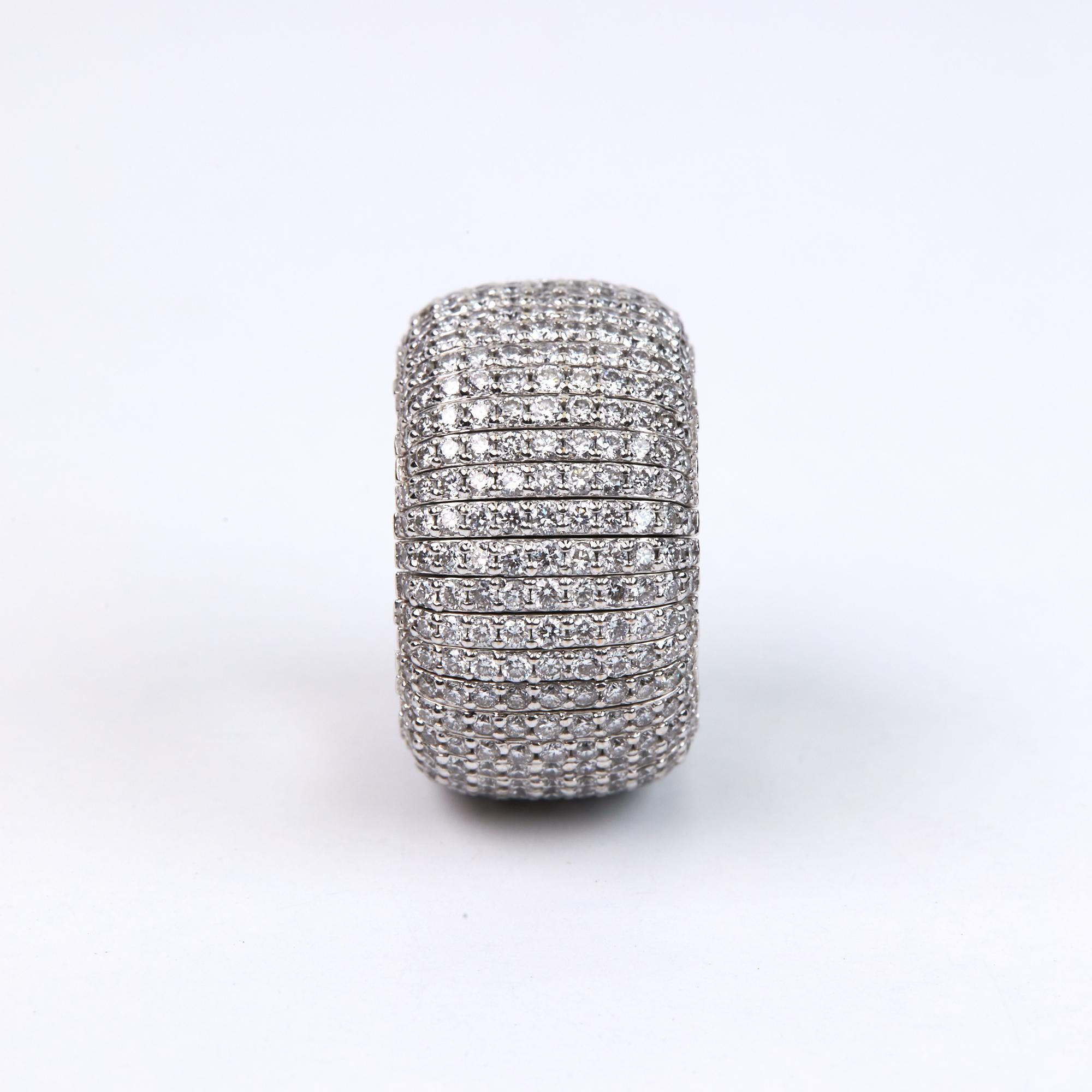 Expandable Diamond Band Ring In New Condition For Sale In Palm Desert, CA