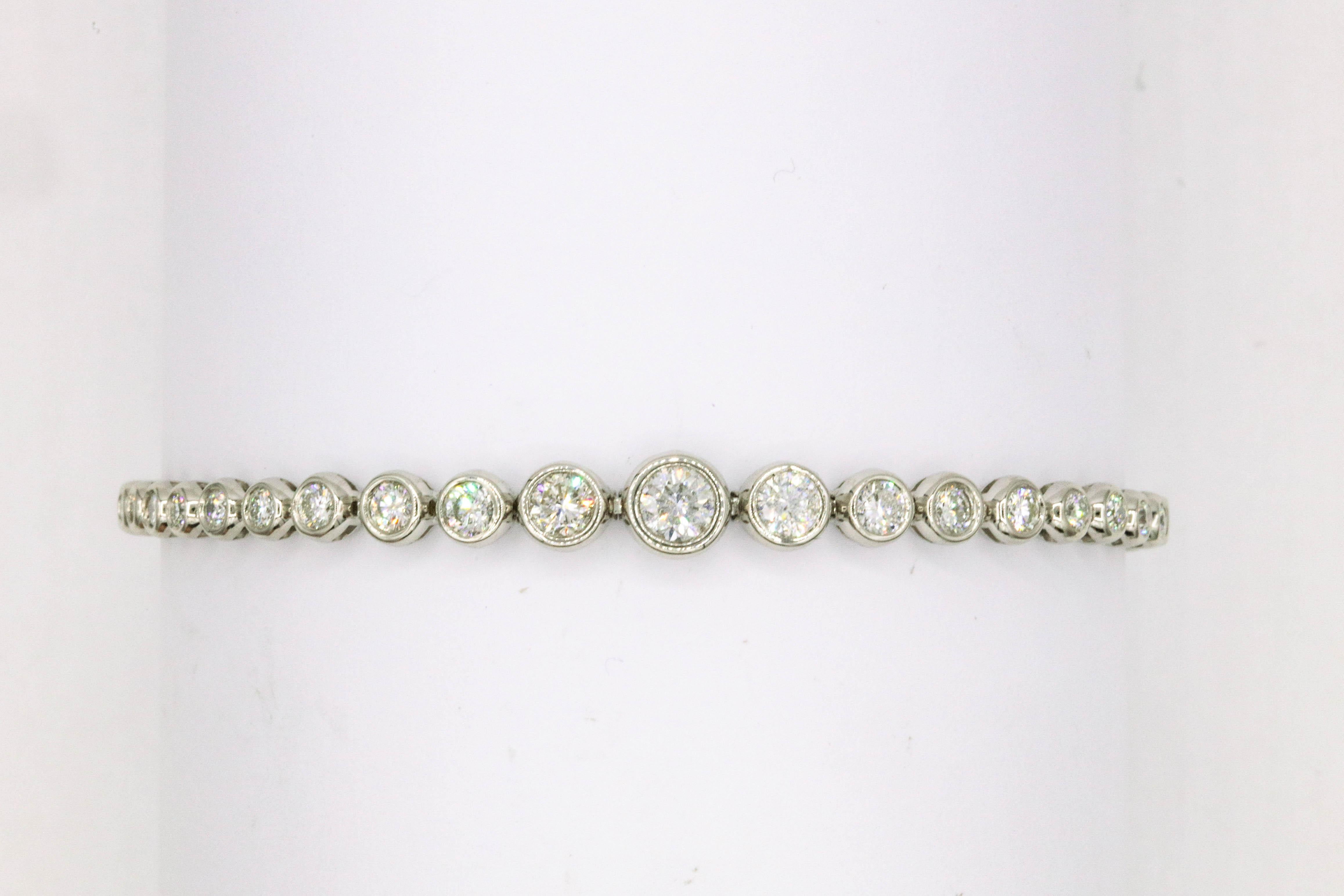 Contemporary Expandable Diamond Bracelet 2.52 Carat 14 Karat White Gold
