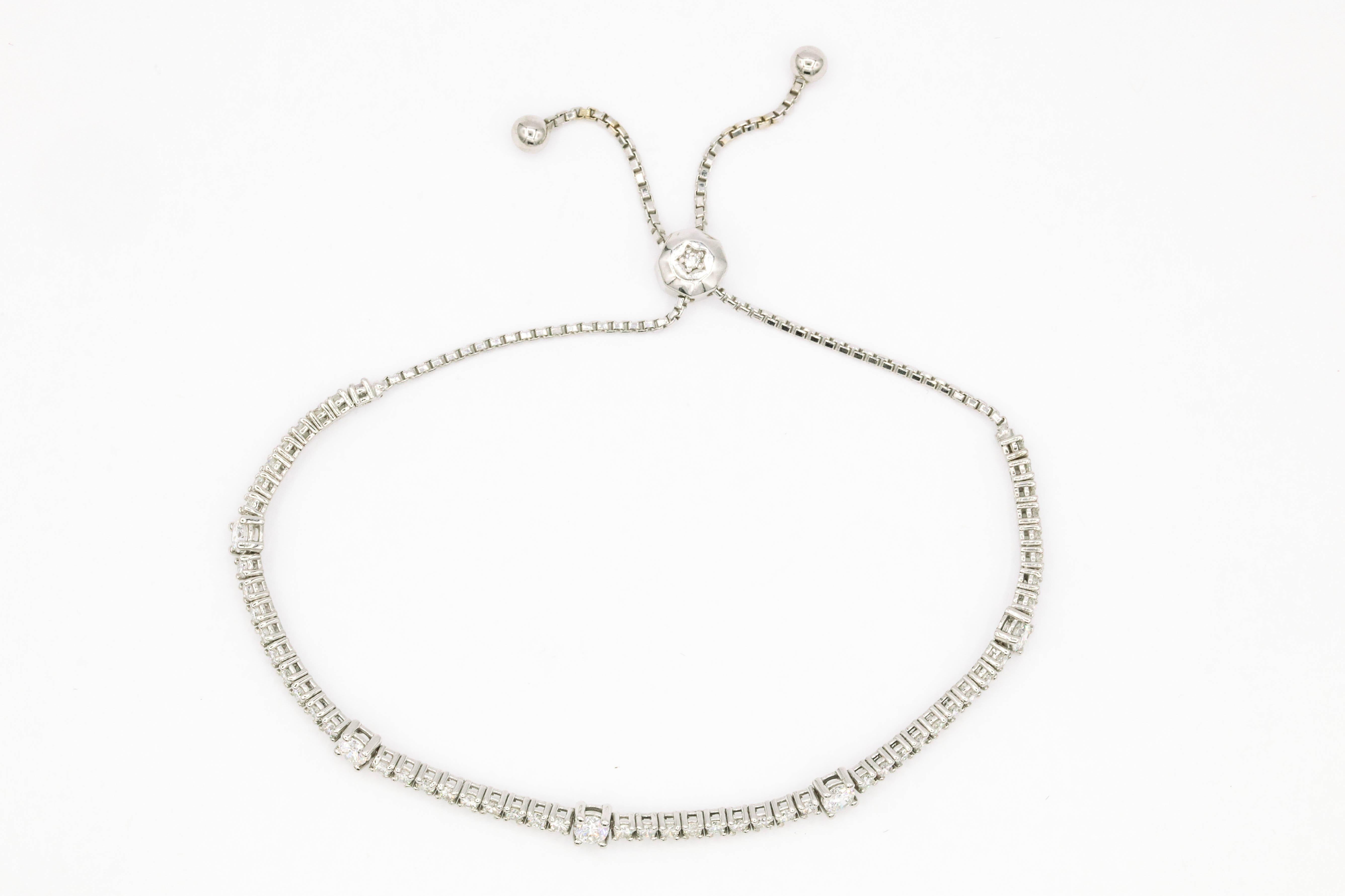 Bracelet tennis extensible en diamants de 2 carats Pour femmes en vente