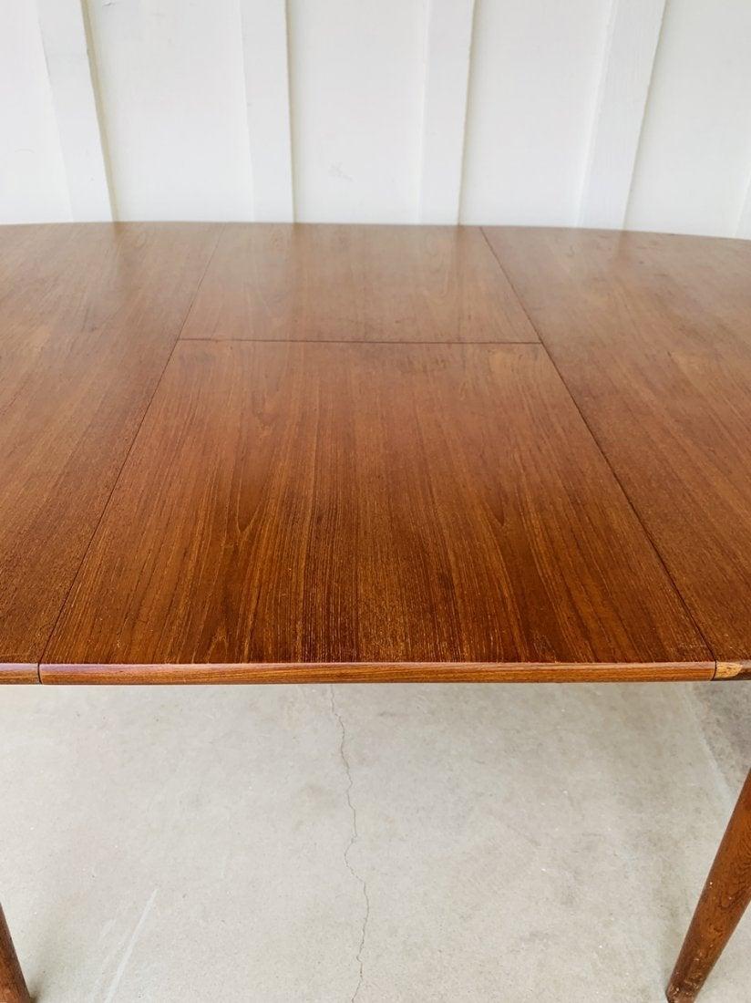 Mid-Century Modern Expandable dining table by OC Ausen Mobelfabrik
