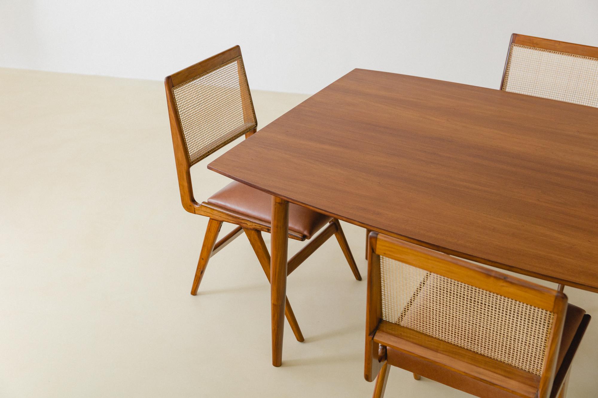 Expandable Dining Table in Caviuna by Carlo Hauner, Brazilian Midcentury, 1950s For Sale 4