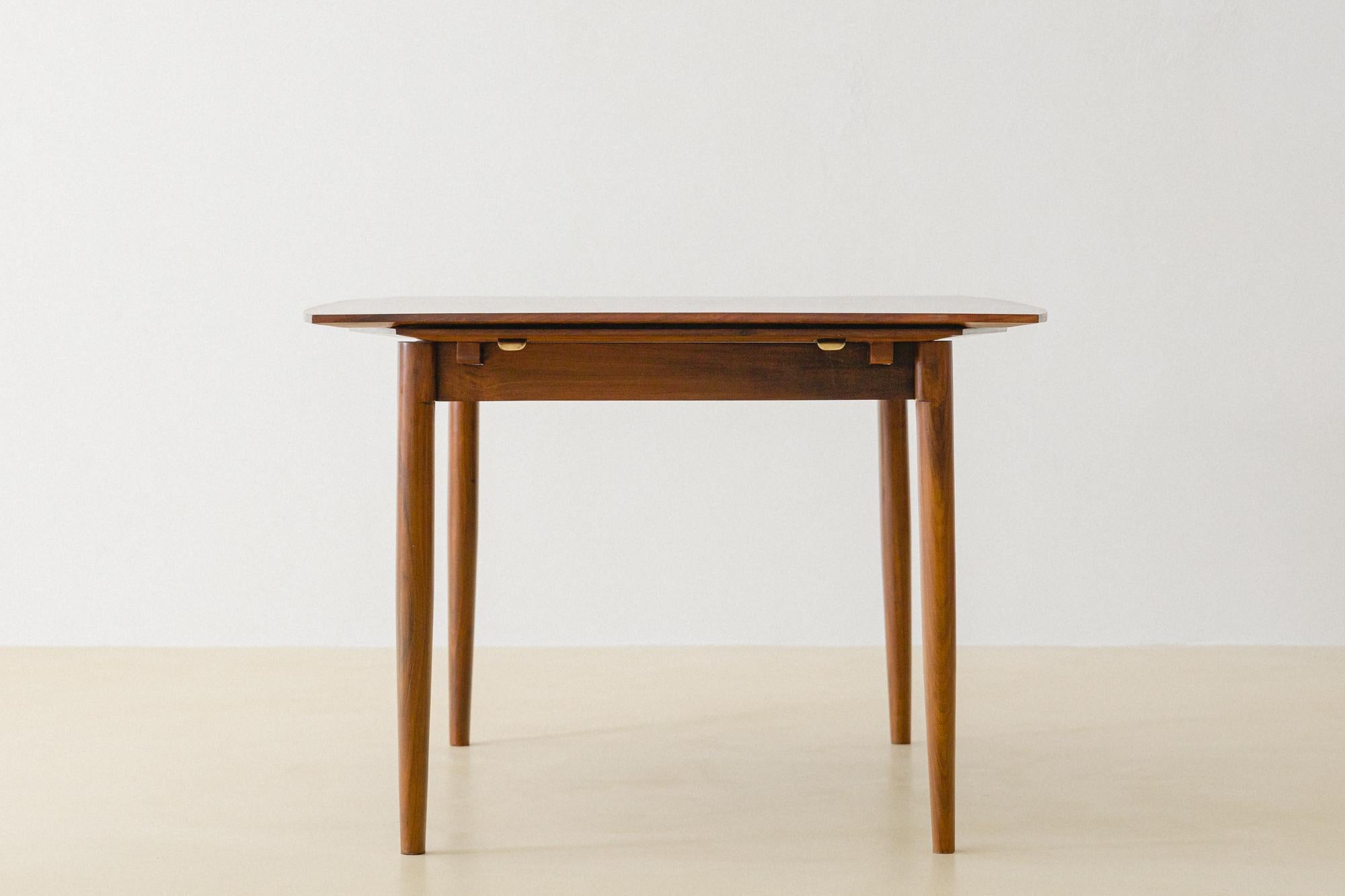 Expandable Dining Table in Caviuna by Carlo Hauner, Brazilian Midcentury, 1950s For Sale 11