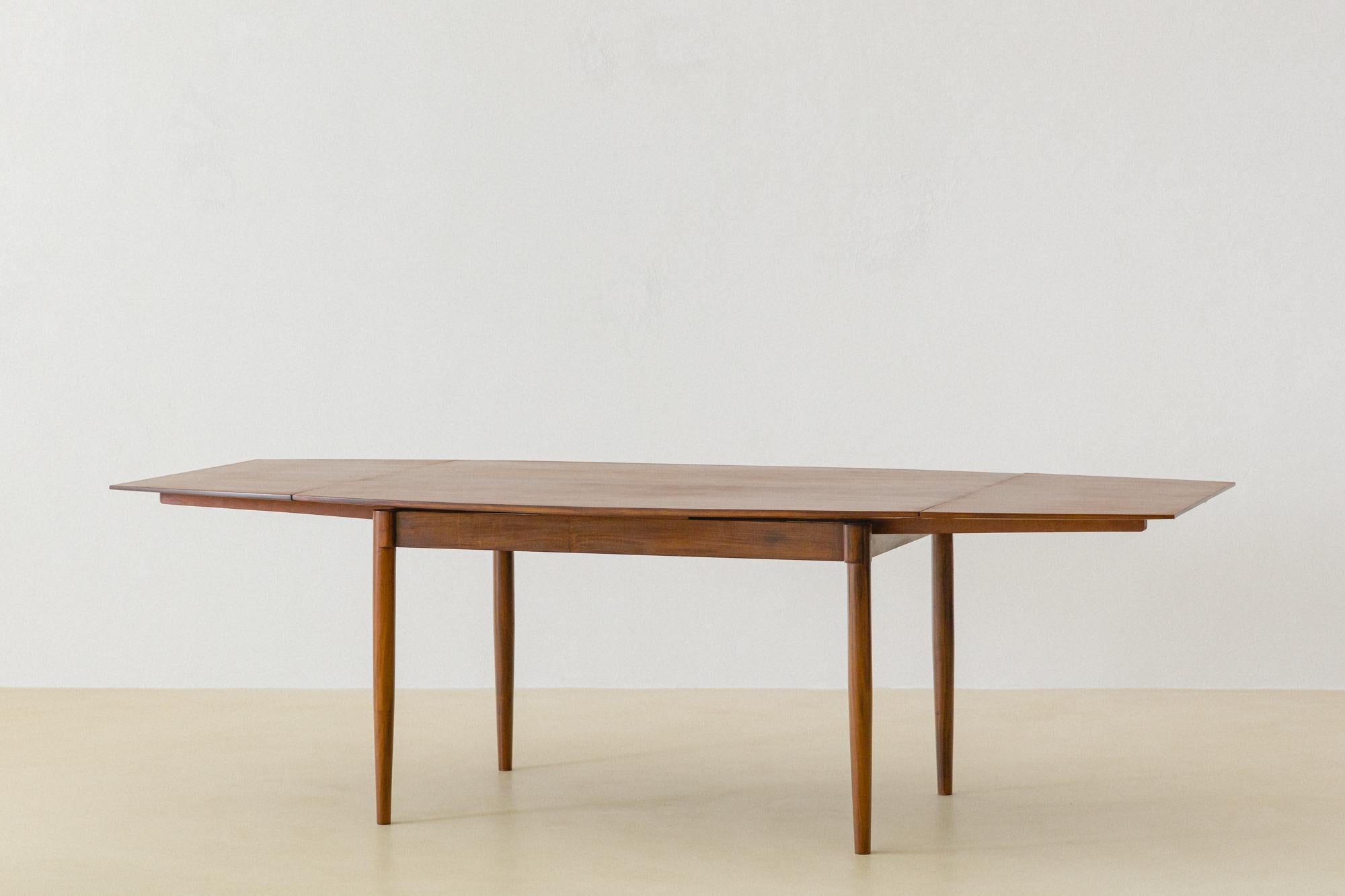 Expandable Dining Table in Caviuna by Carlo Hauner, Brazilian Midcentury, 1950s For Sale 1