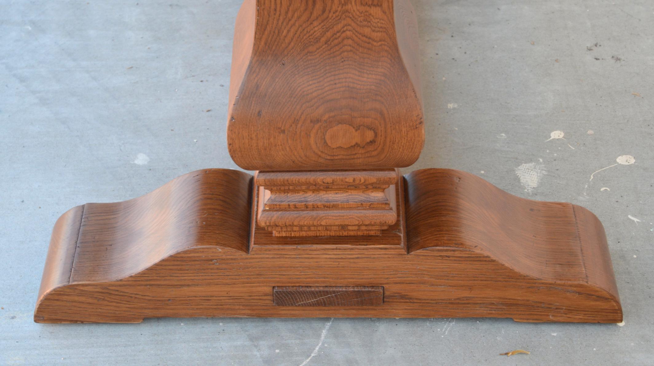 Table de salle à manger extensible en chêne Rift Sawn fabriquée sur mesure par Petersen Antiques en vente 4