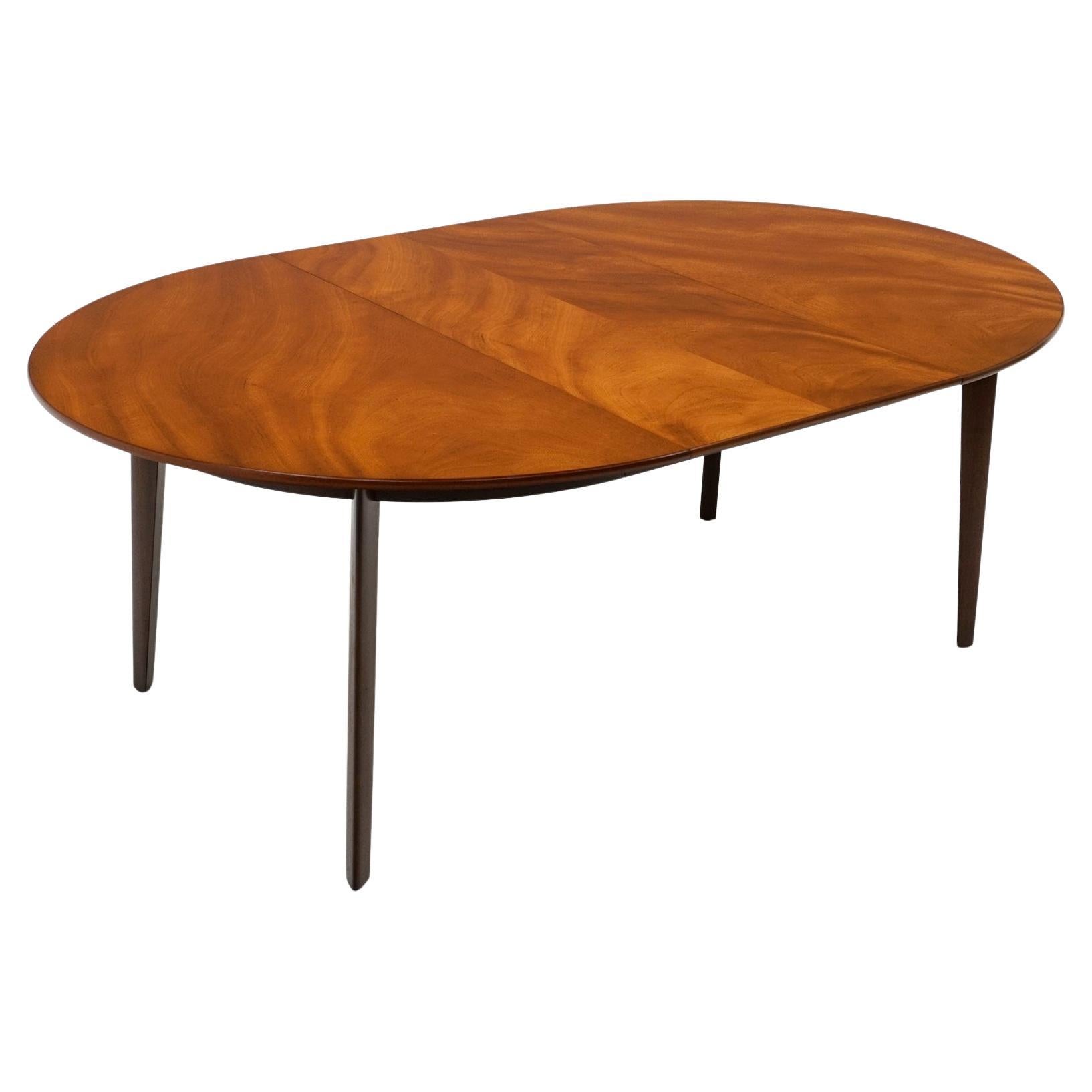 Expandable Dunbar Dining Table & 3 Leaves, Stunning