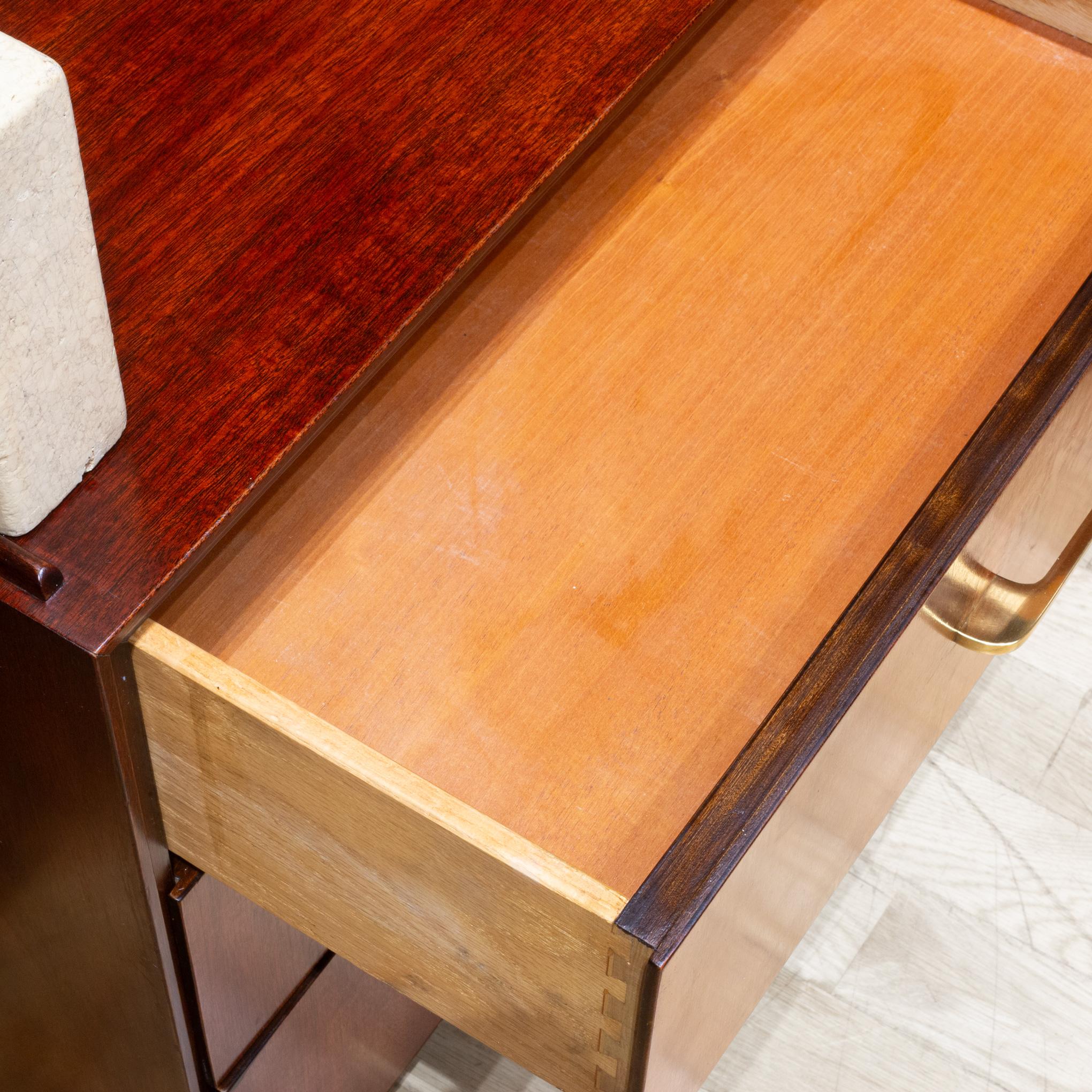 Expandable Mahogany and Cork Desk, Paul Frankl for Johnson Furniture c.1950 For Sale 3