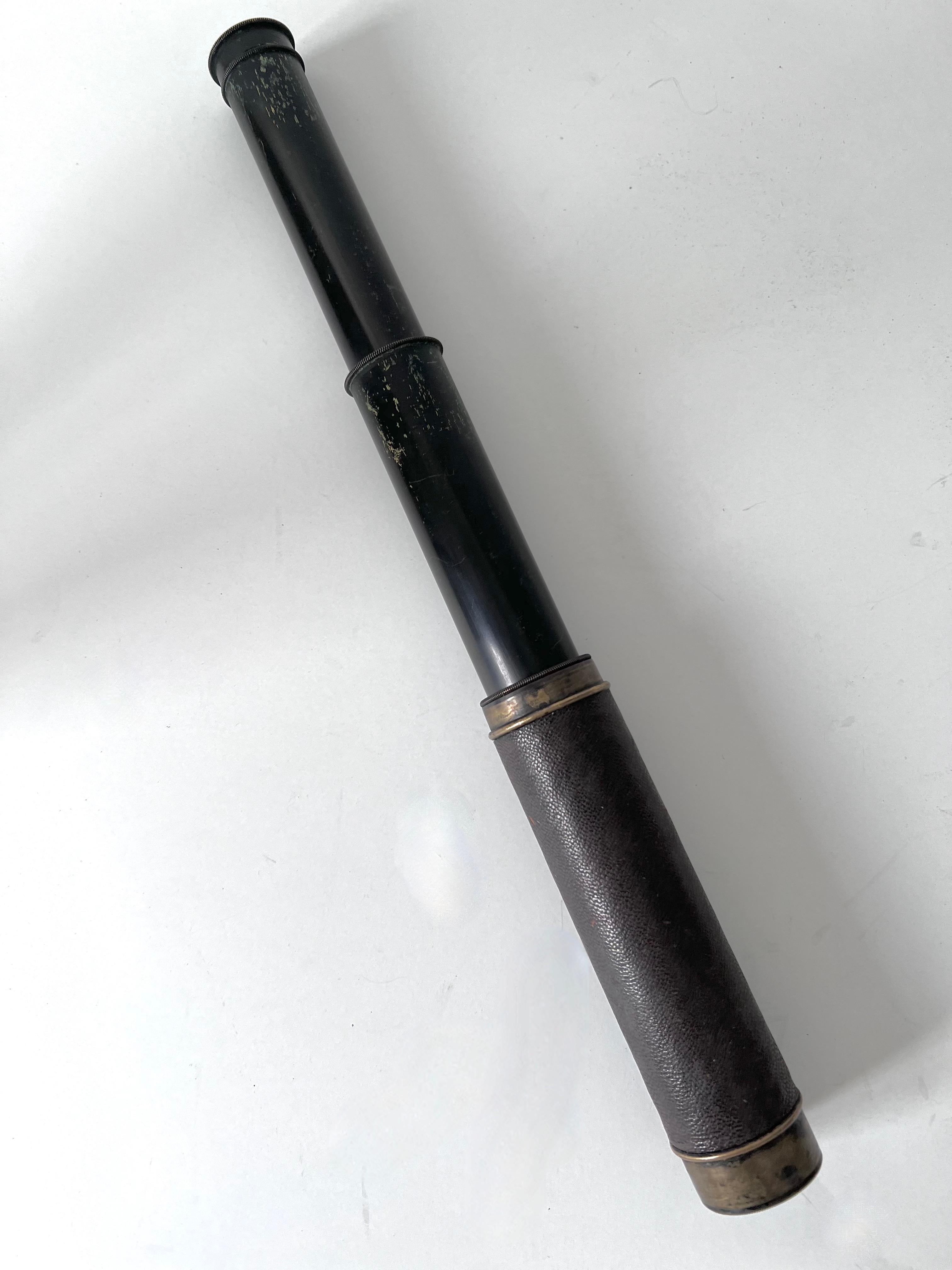 Expandable Metal Brass Telescope Wrapped in Leather with Silver Caps for Lens In Good Condition For Sale In Los Angeles, CA
