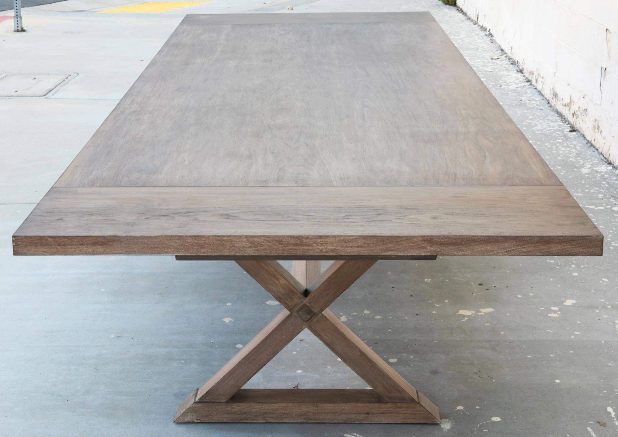 Ausziehbarer minimalistischer X- Trestle-Tisch auf Bestellung von Petersen Antiques im Angebot 4