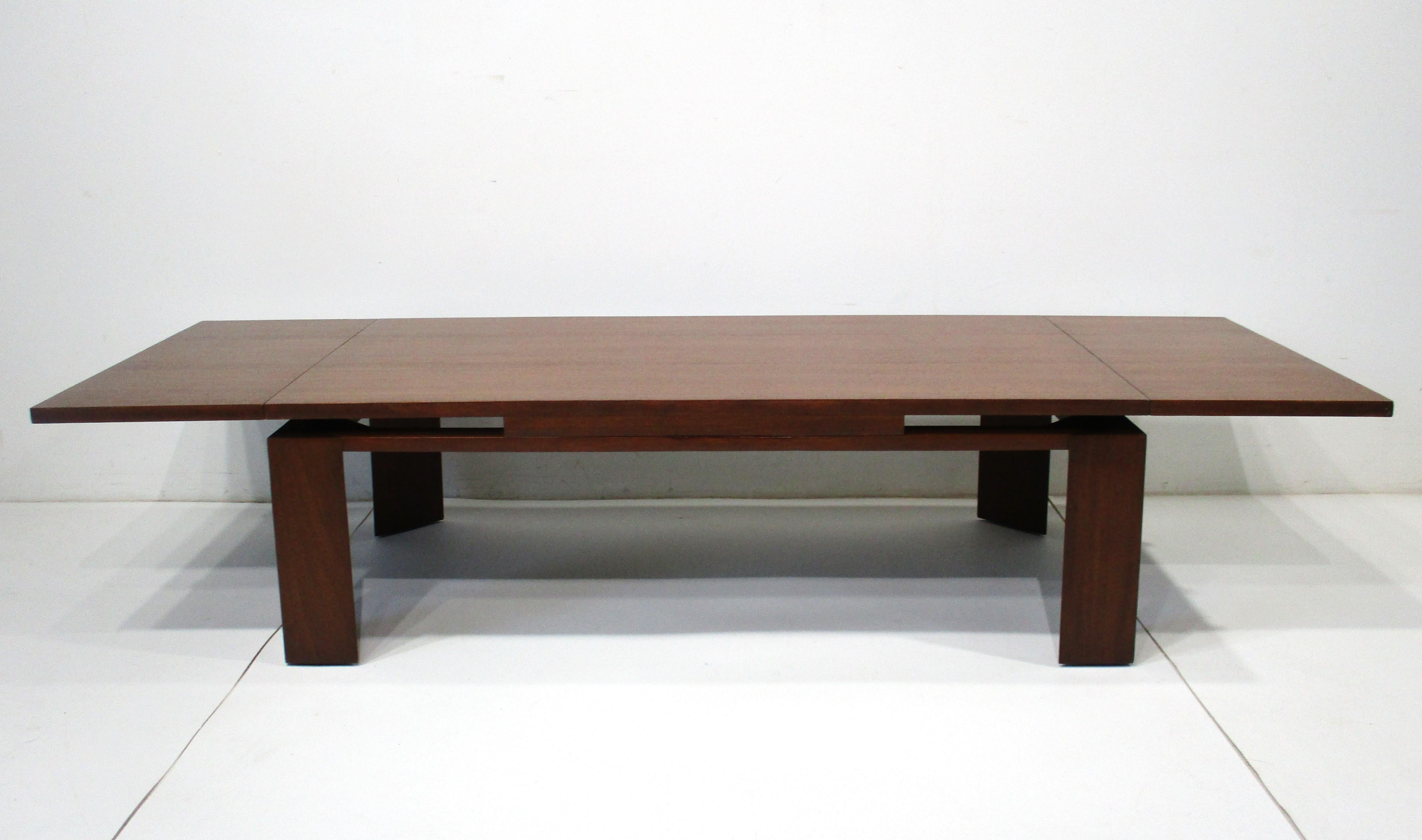 Mid-Century Modern Table basse de réfectoire extensible par Edward Wormley pour Dunbar  en vente