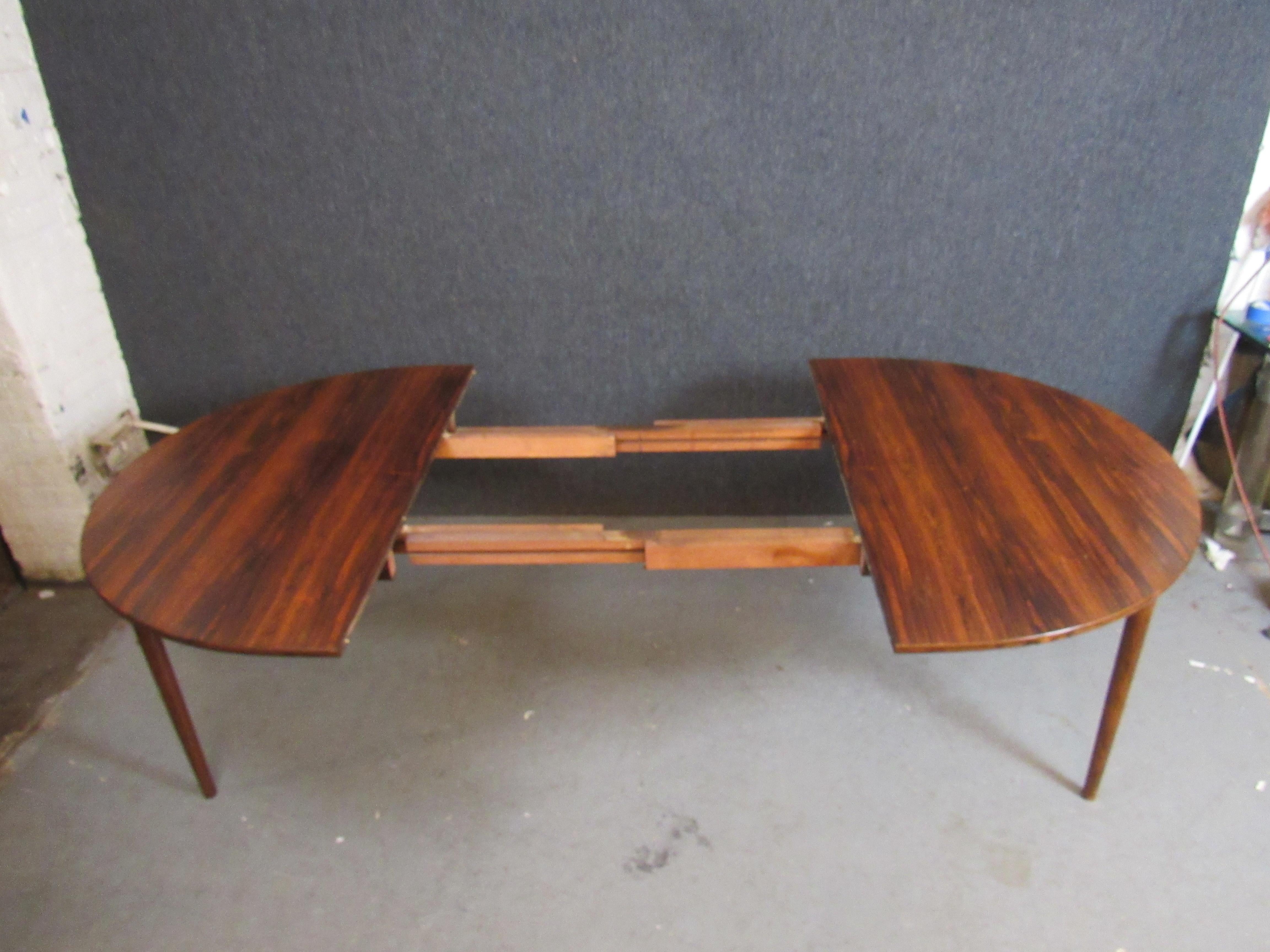 Expandable Rosewood Dining Table by Ib Kofod-Larsen for Seffle For Sale 2