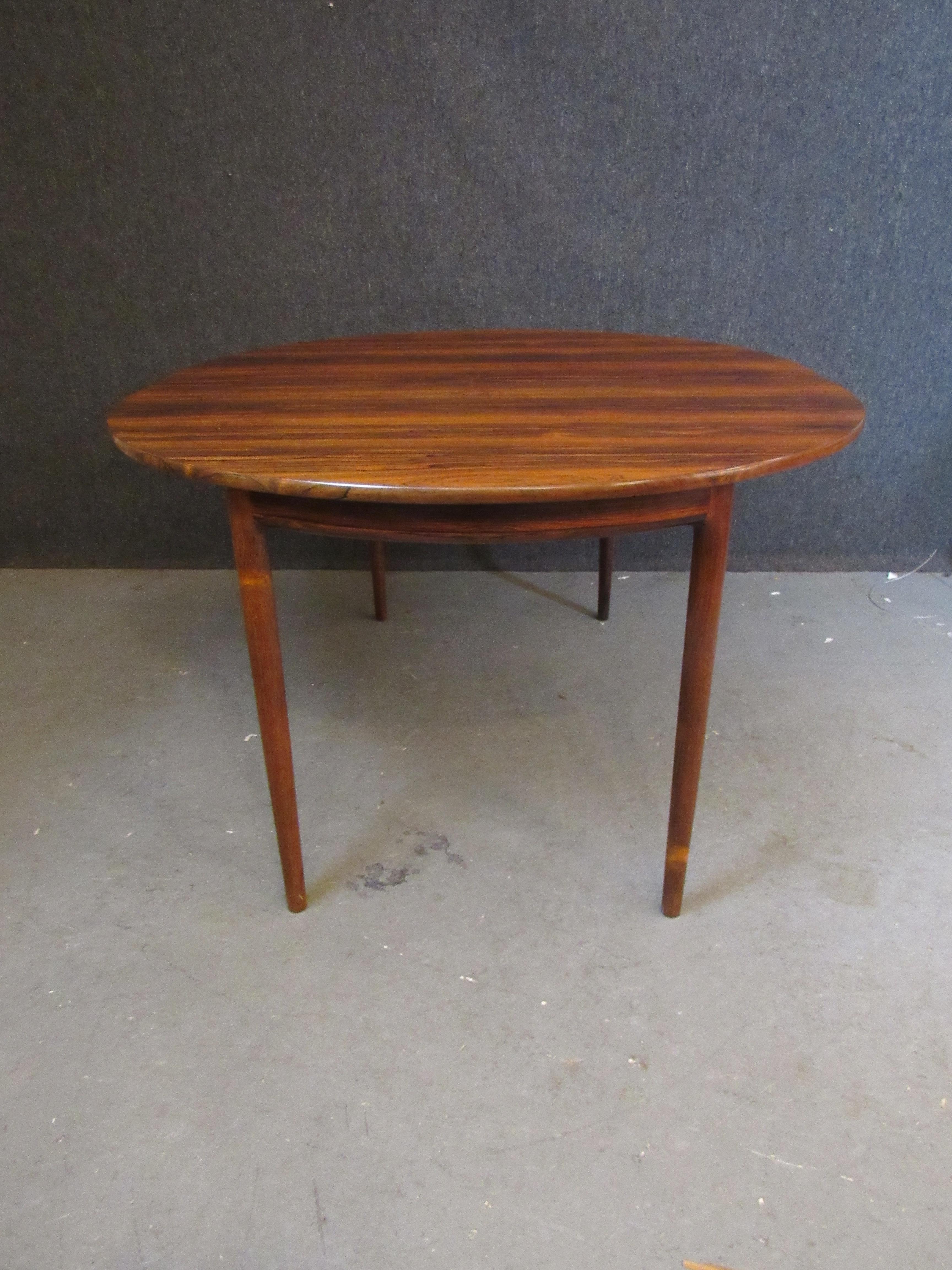 Expandable Rosewood Dining Table by Ib Kofod-Larsen for Seffle For Sale 7