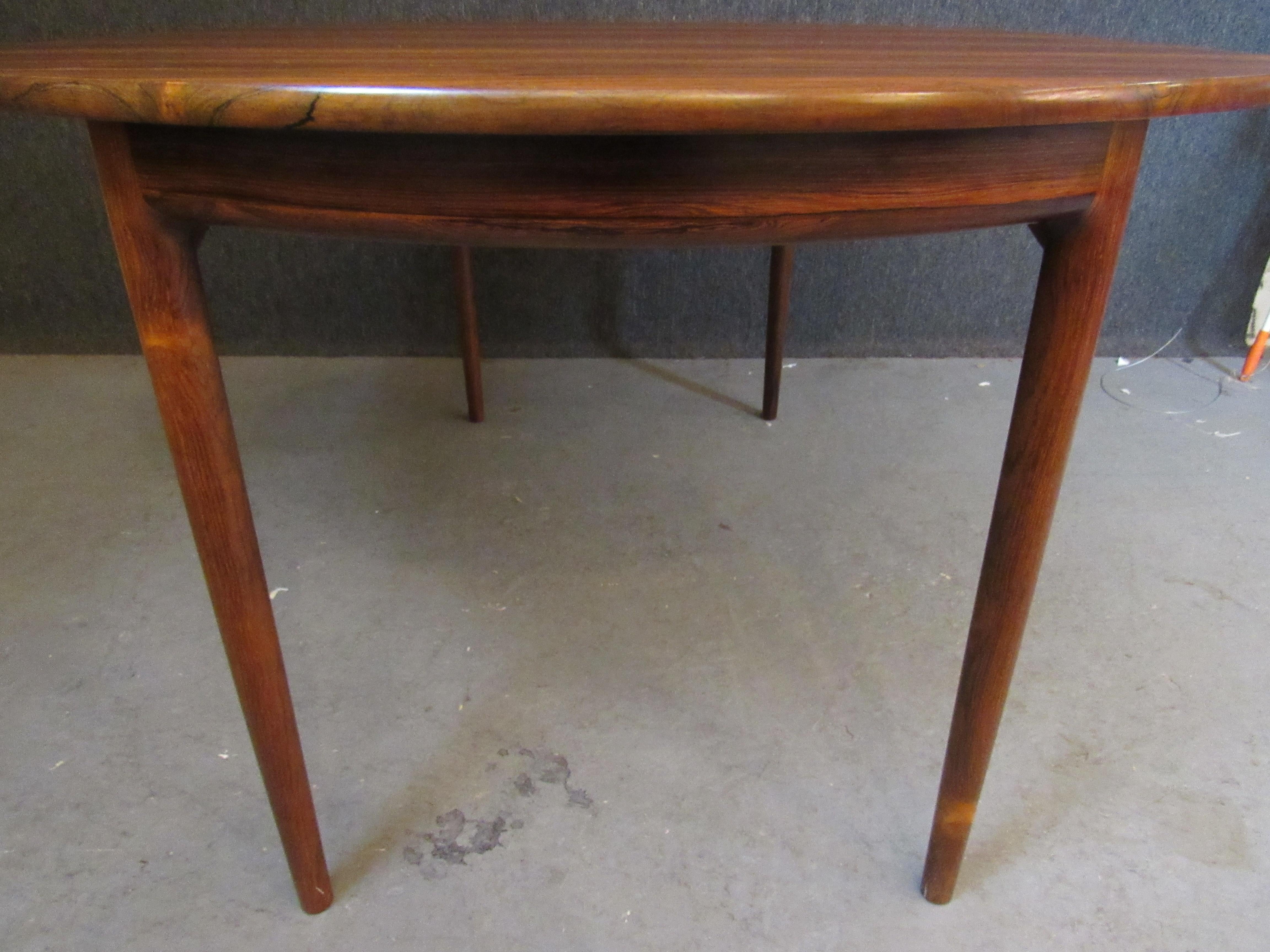 Expandable Rosewood Dining Table by Ib Kofod-Larsen for Seffle For Sale 8