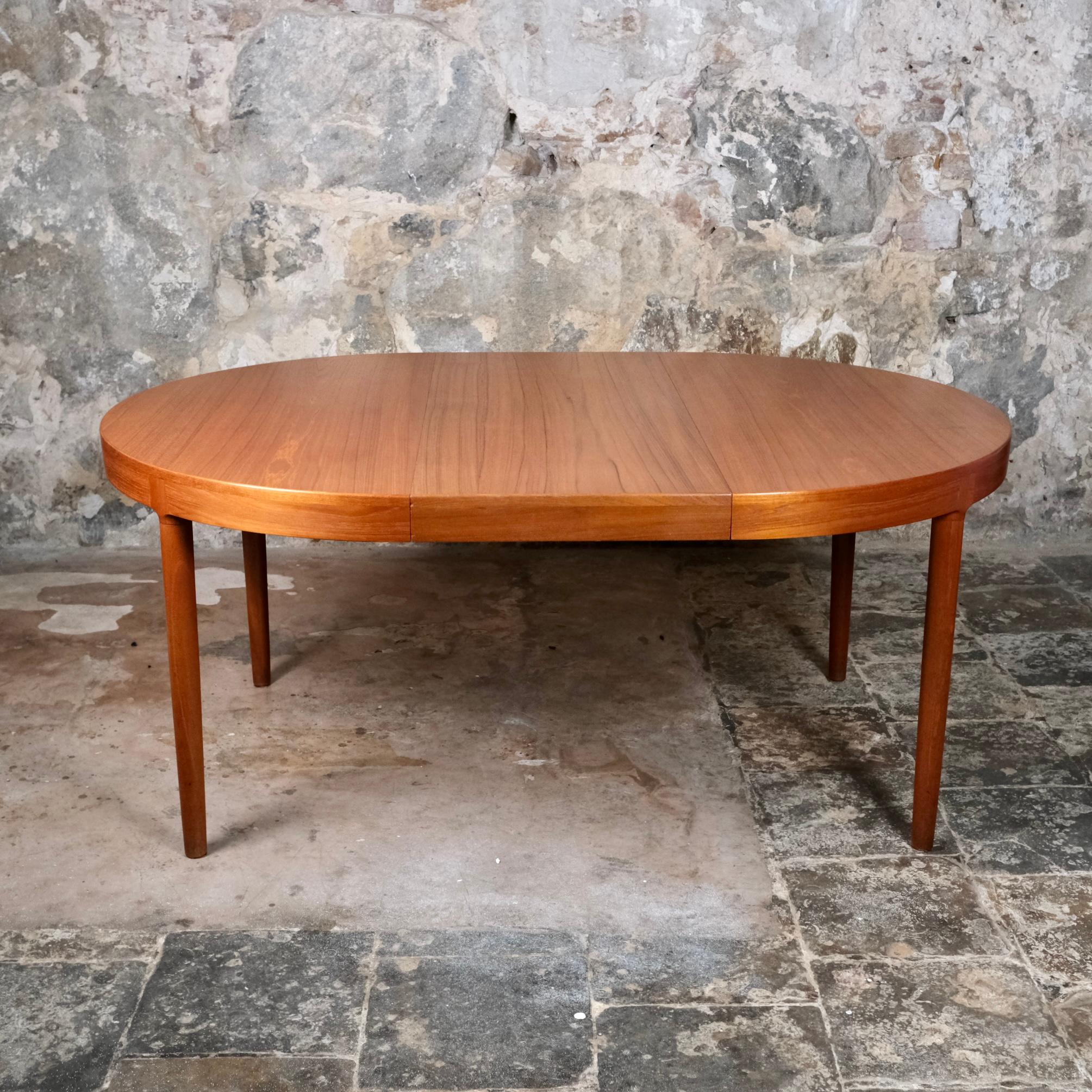 Table extensible par Harry Ostergaard pour Randers Mobelfabrik, Danemark, années 1960 Bon état - En vente à Lyon, FR