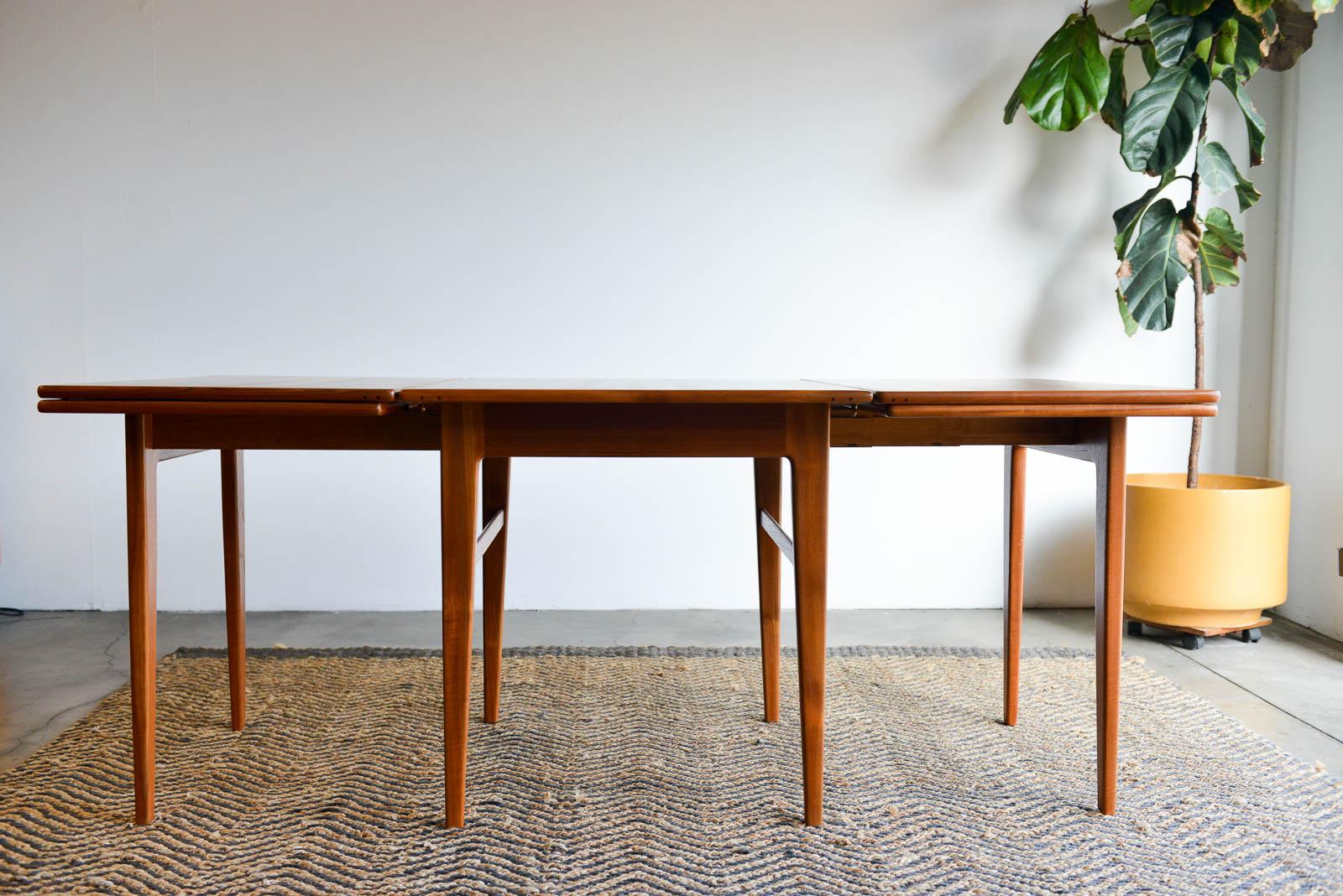 Expandable Teak Dining Table by Erik Worts, Denmark, circa 1960 In Good Condition In Costa Mesa, CA