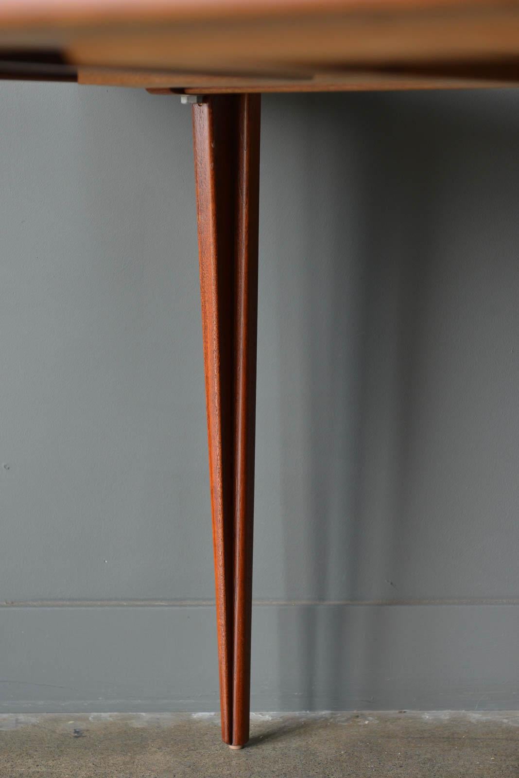 Expandable Teak Dining Table by Henry Rosengren Hansen, ca. 1960 1