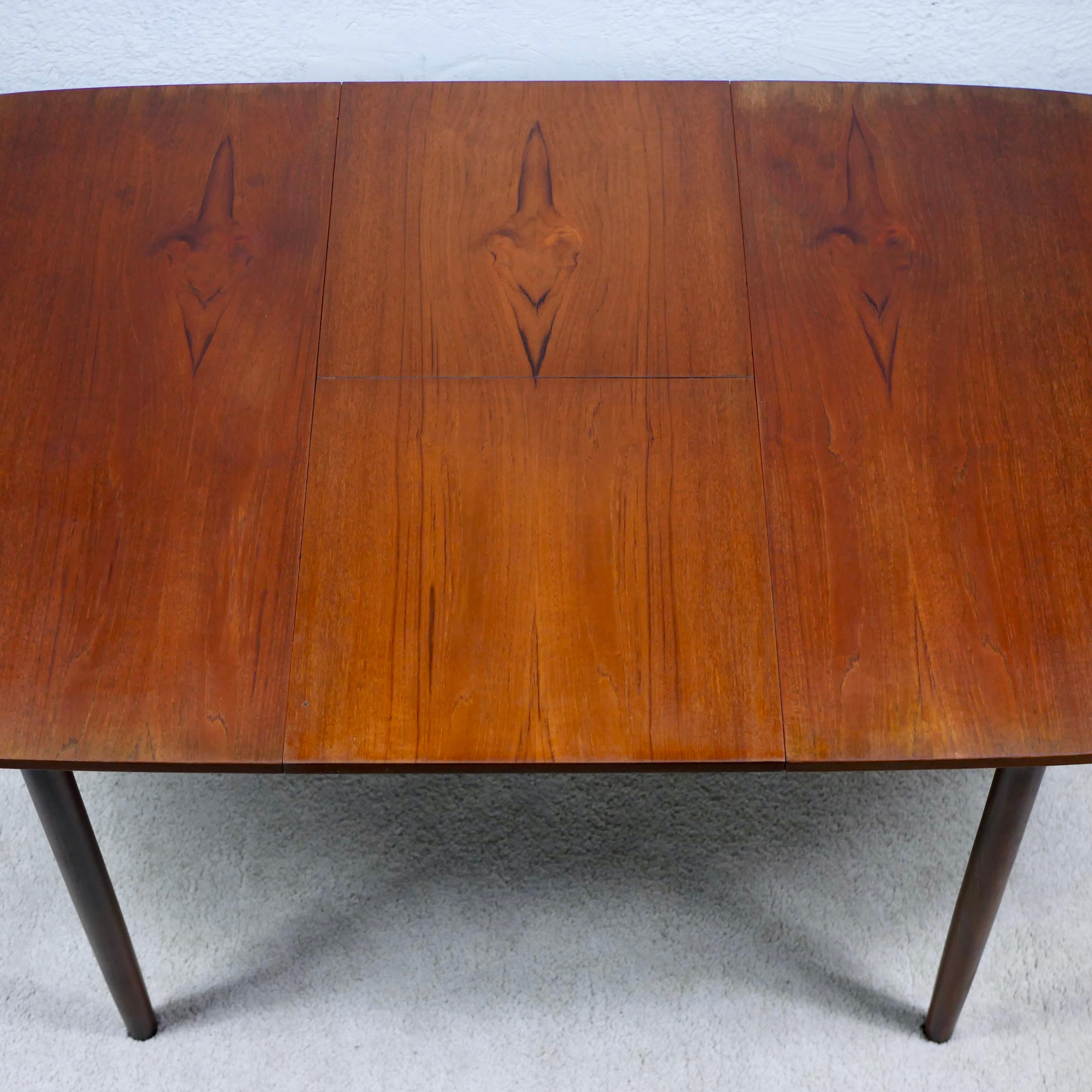 Expandable teak dining table by Ib Kofod Larsen for G-plan, 1960s 2