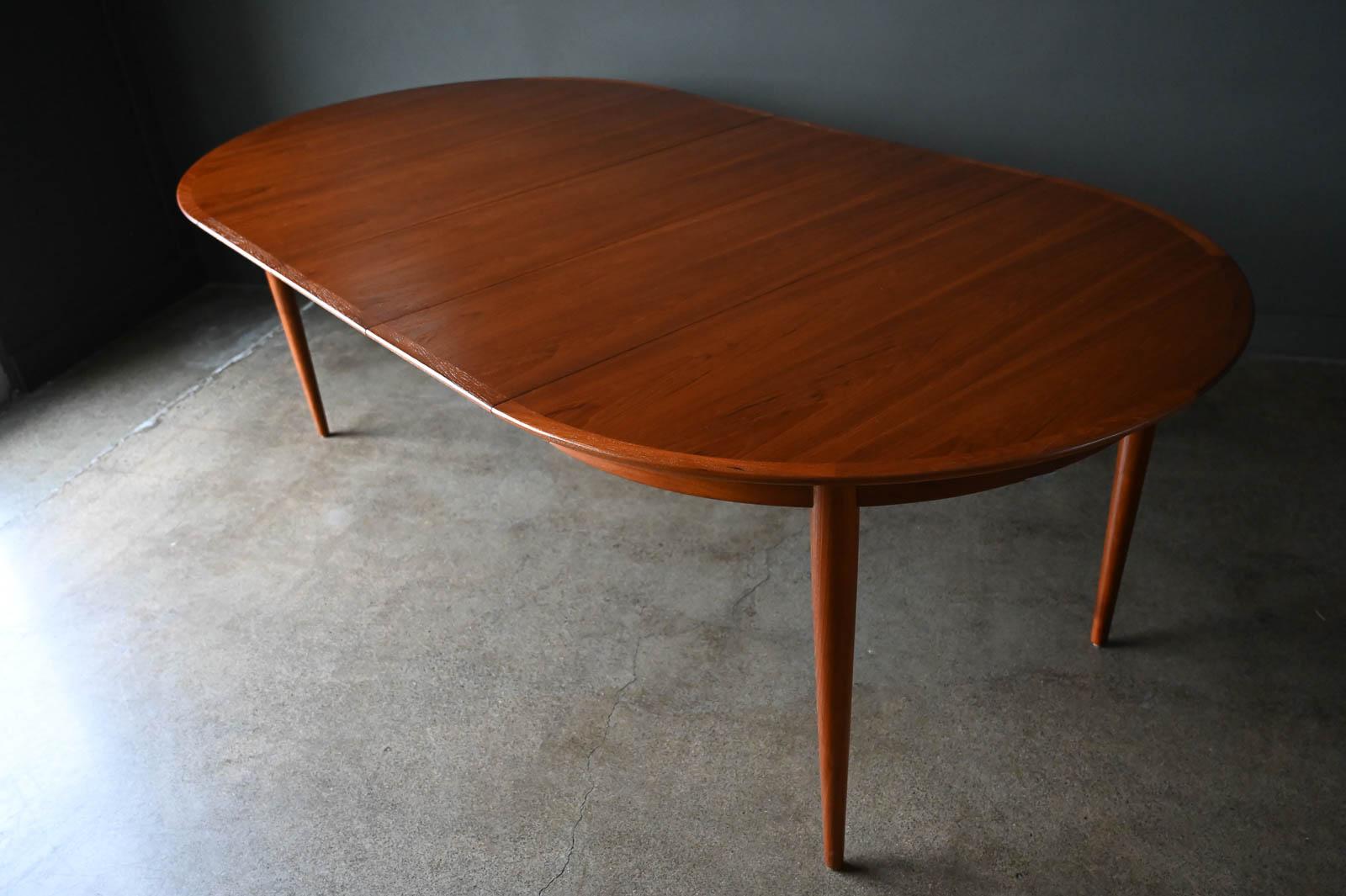 Expandable Teak Dining Table with Three Extension Leaves, Norway Ca. 1960 1