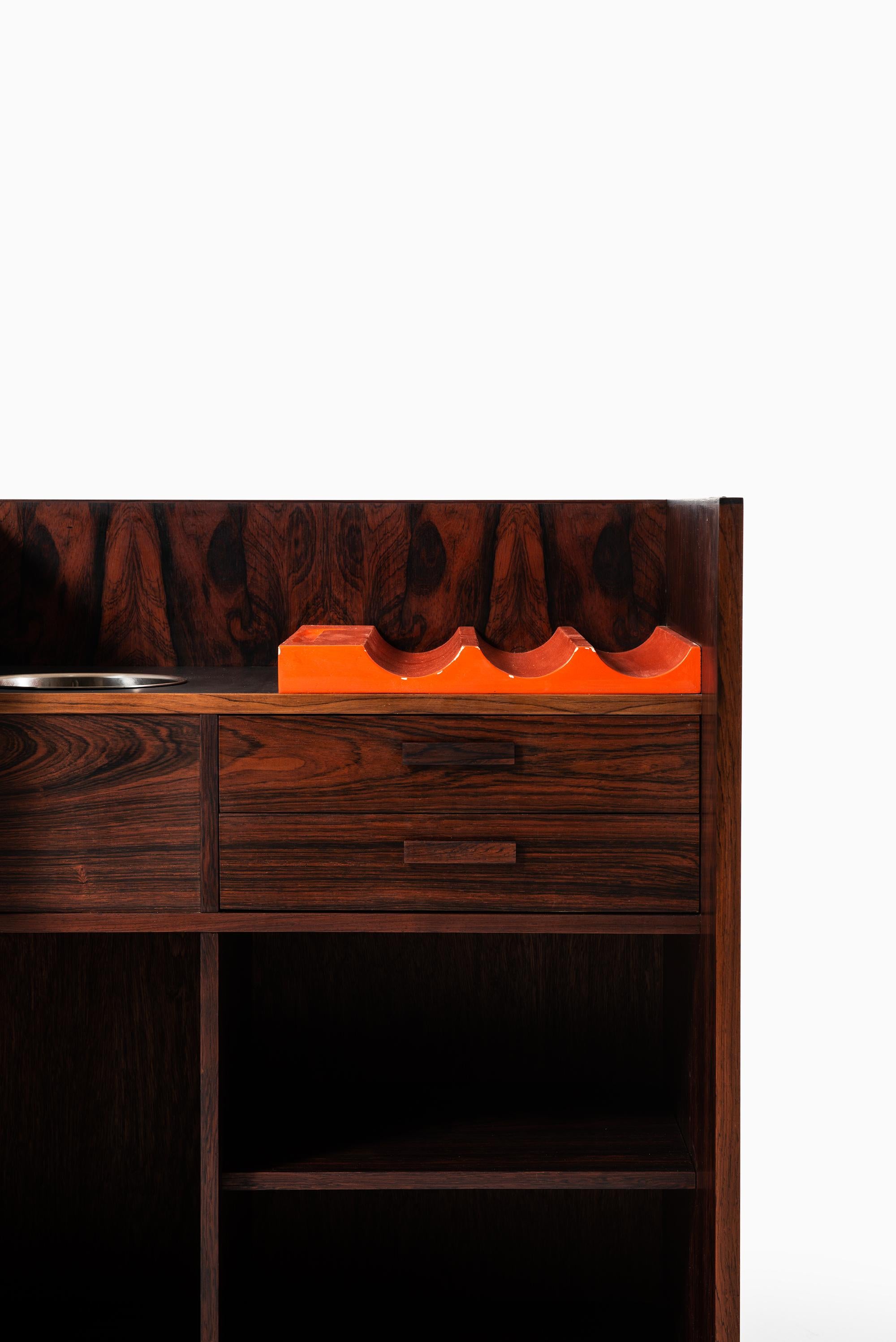 Scandinavian Modern Expanding Captain's Bar in Rosewood Produced by Dyrlund in Denmark For Sale