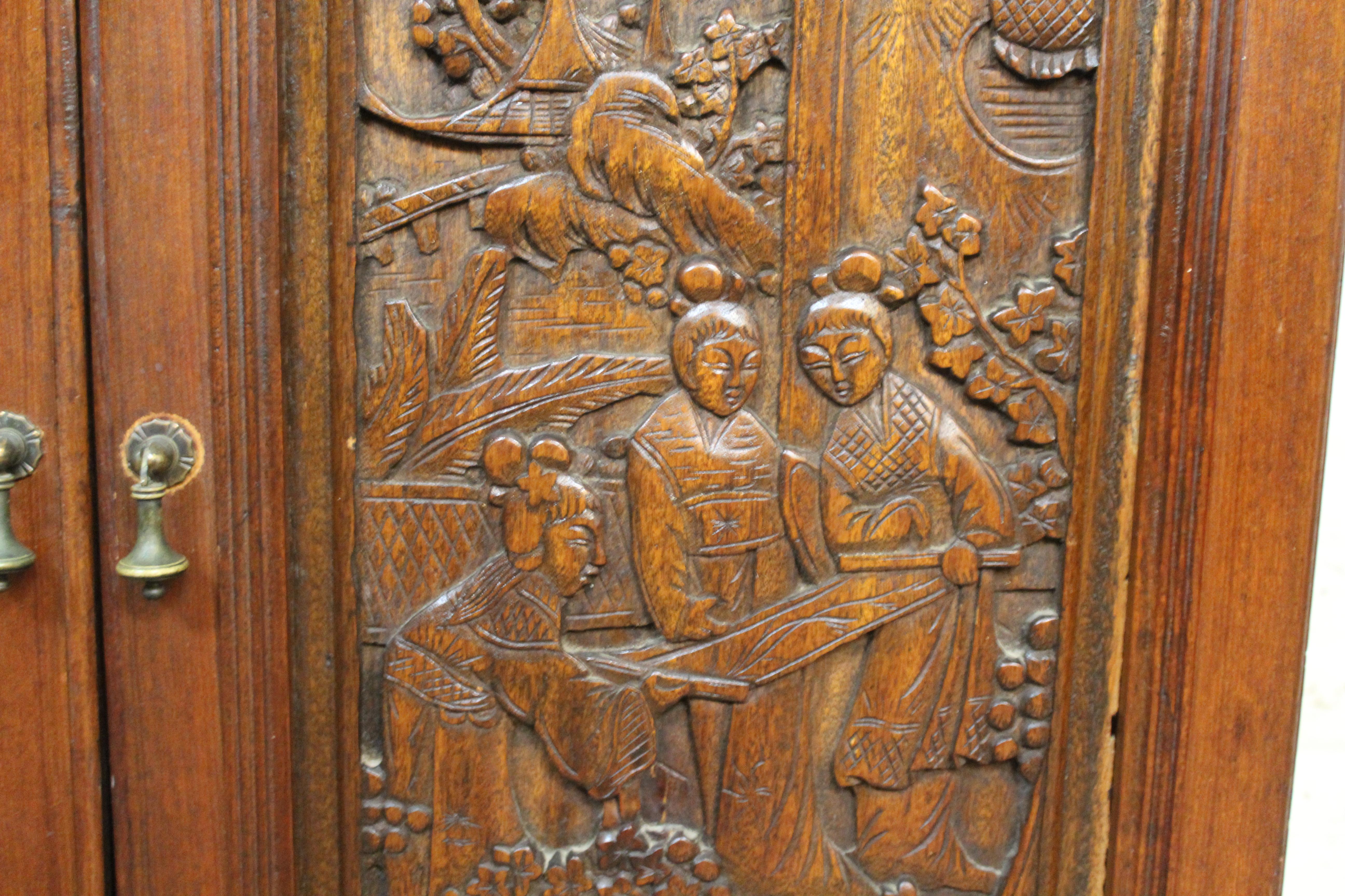 Expanding Carved Asian Motif Bar w/ Marble Top In Good Condition For Sale In Brooklyn, NY