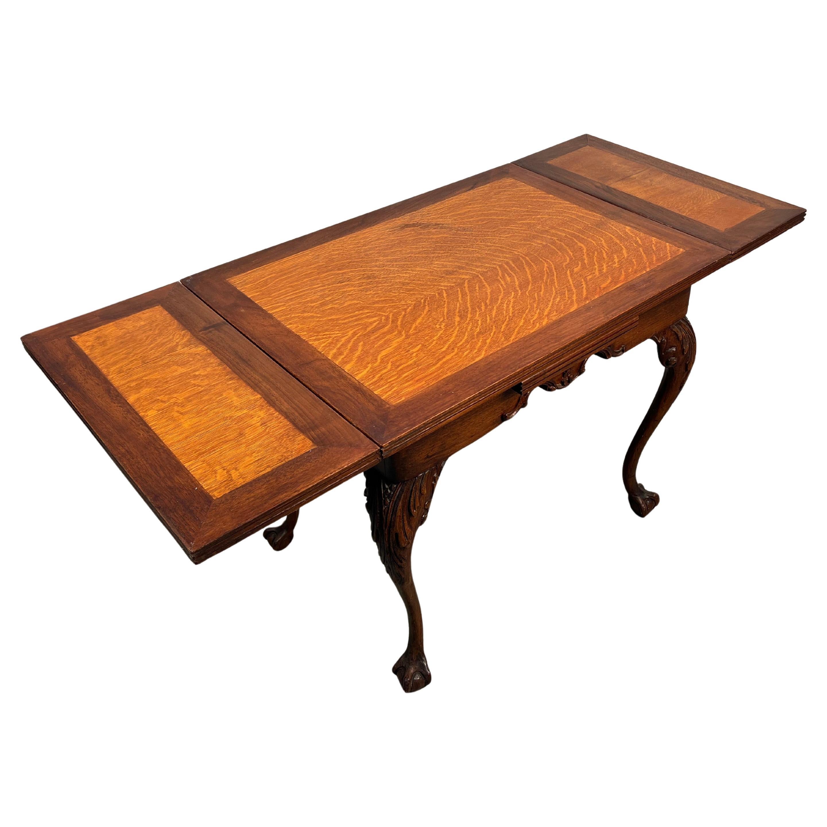 Mesa auxiliar extensible estilo Chippendale en venta