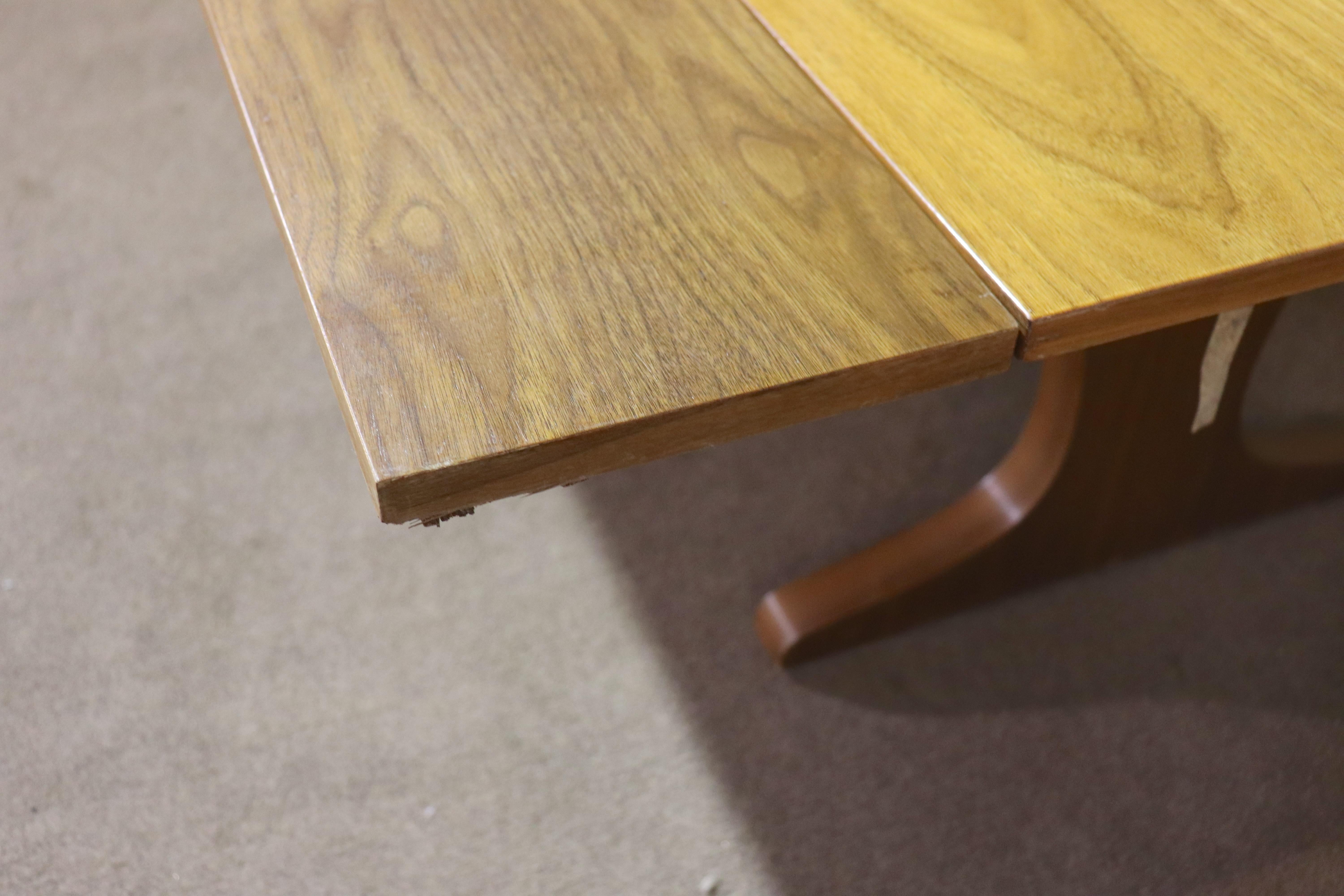 Table basse extensible avec plateau en parquet en vente 1